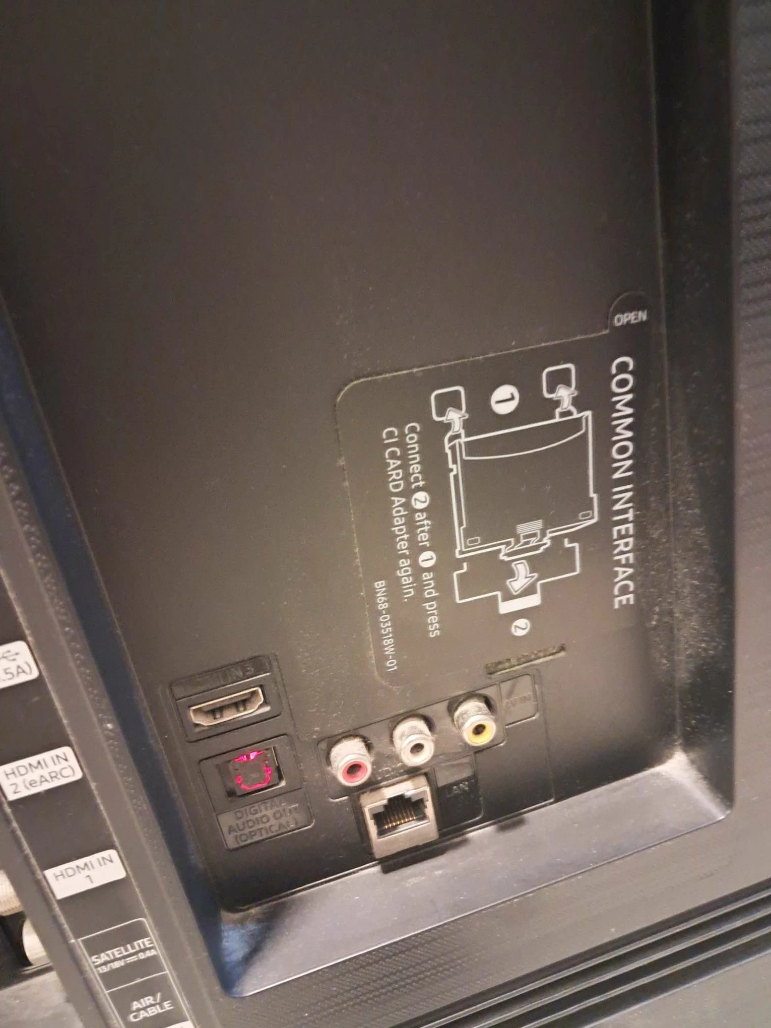 telewizor-led-samsung-qe55q60tau-4k-uhd-przekatna-ekranu-cale-5500