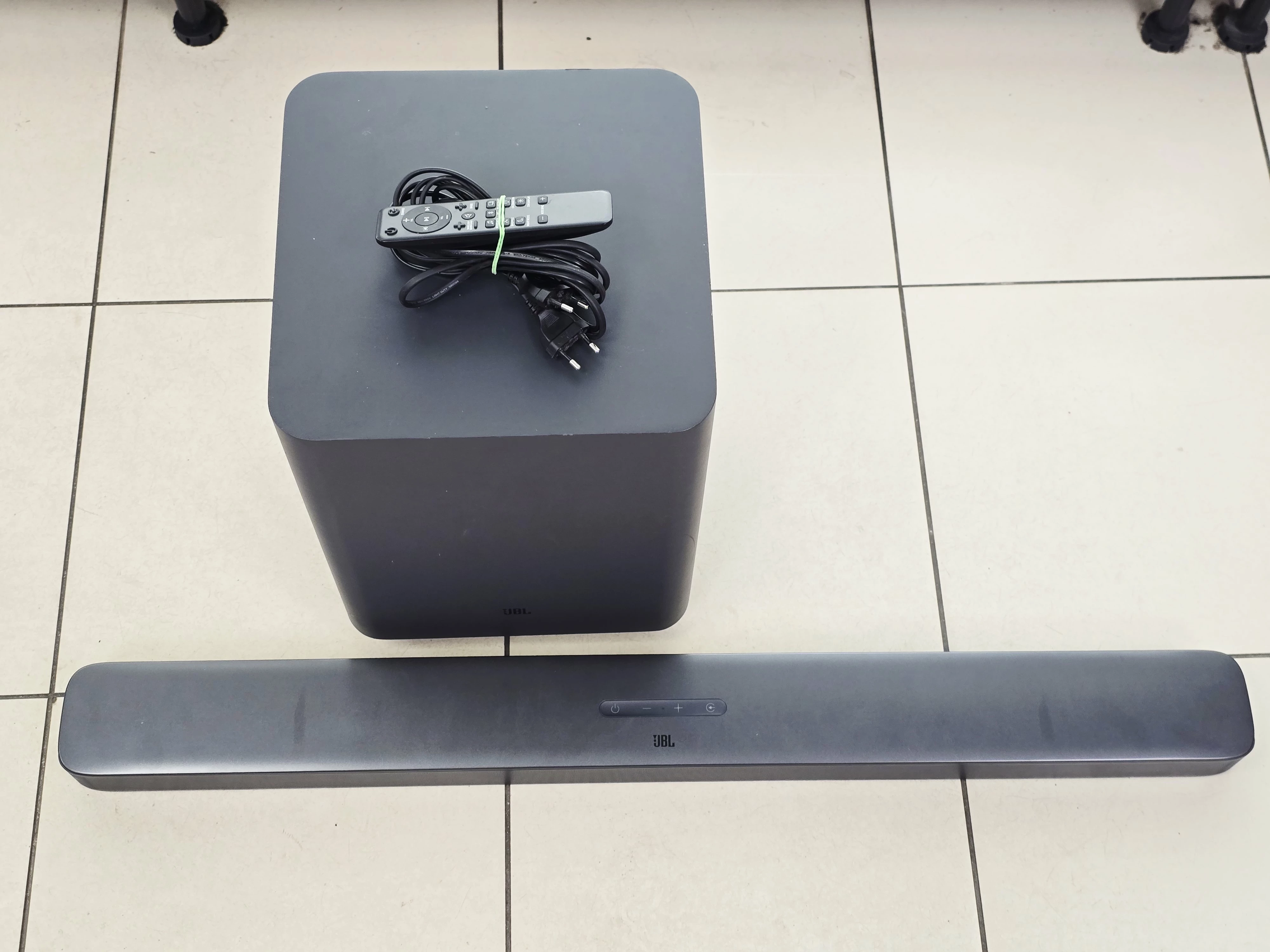 soundbar-jbl-bar-51-subwoffer-pilot-kod-producenta-bar500pro