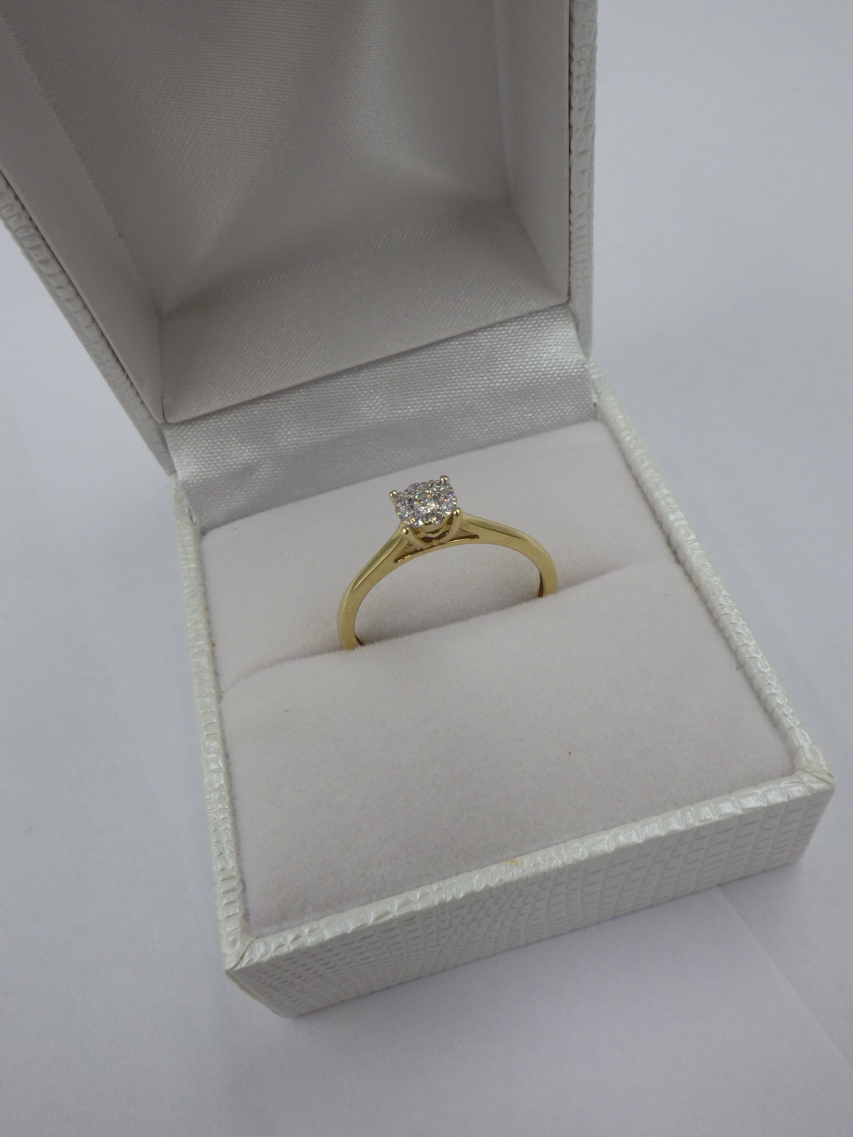 piekny-zloty-pierscionek-z-diamentami-142g-585-r11-stan-11323-2