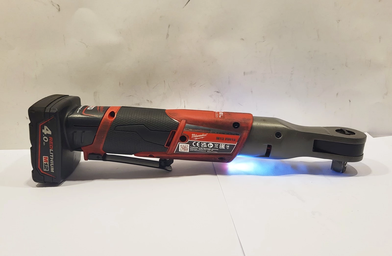 grzechotka-udarowa-milwaukee-m12-fir12-12-obroncow-pokoju-3-gubin