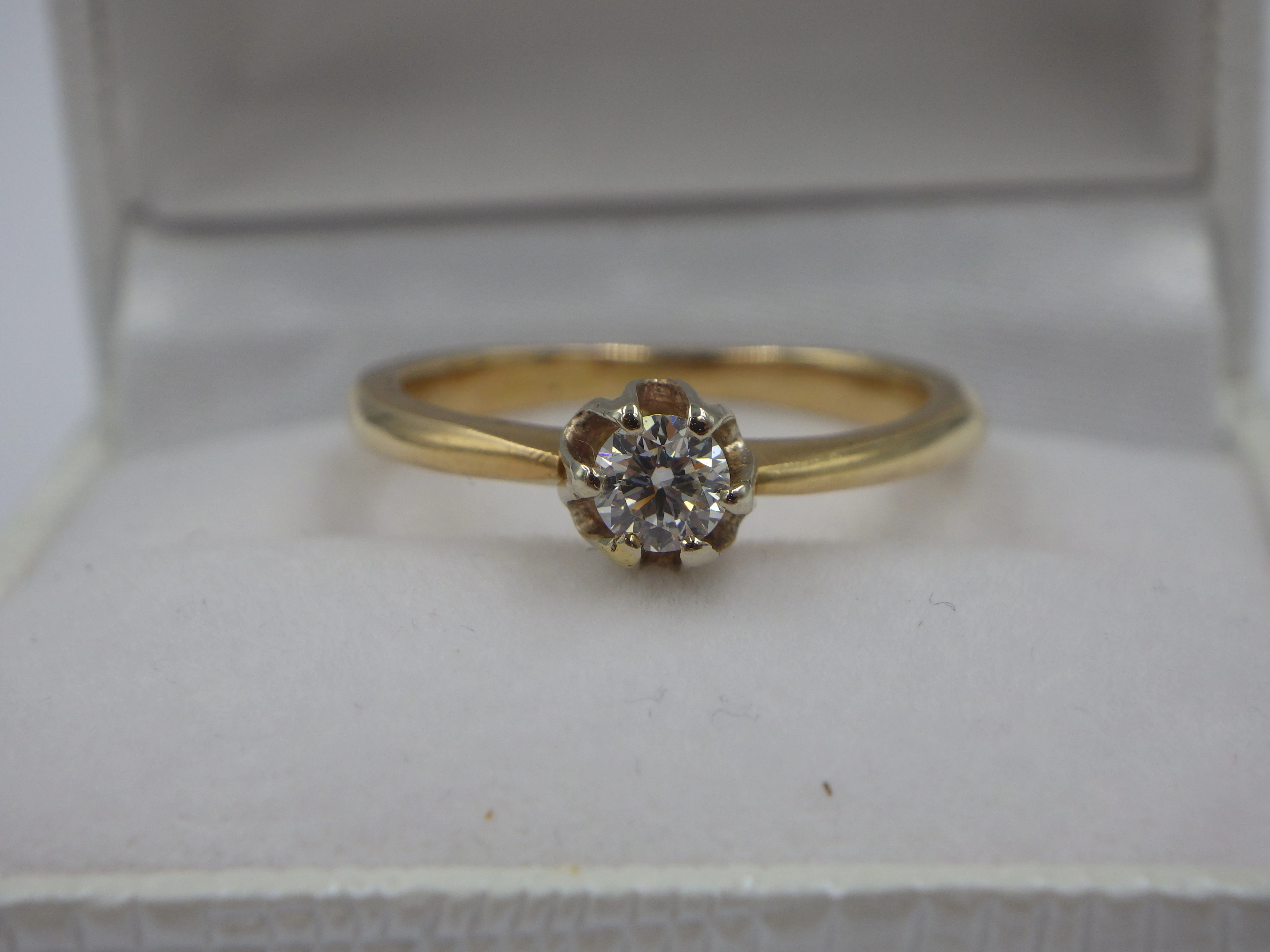 piekny-zloty-pierscionek-z-diamentem-025ct-295g-585-r14-waga-295