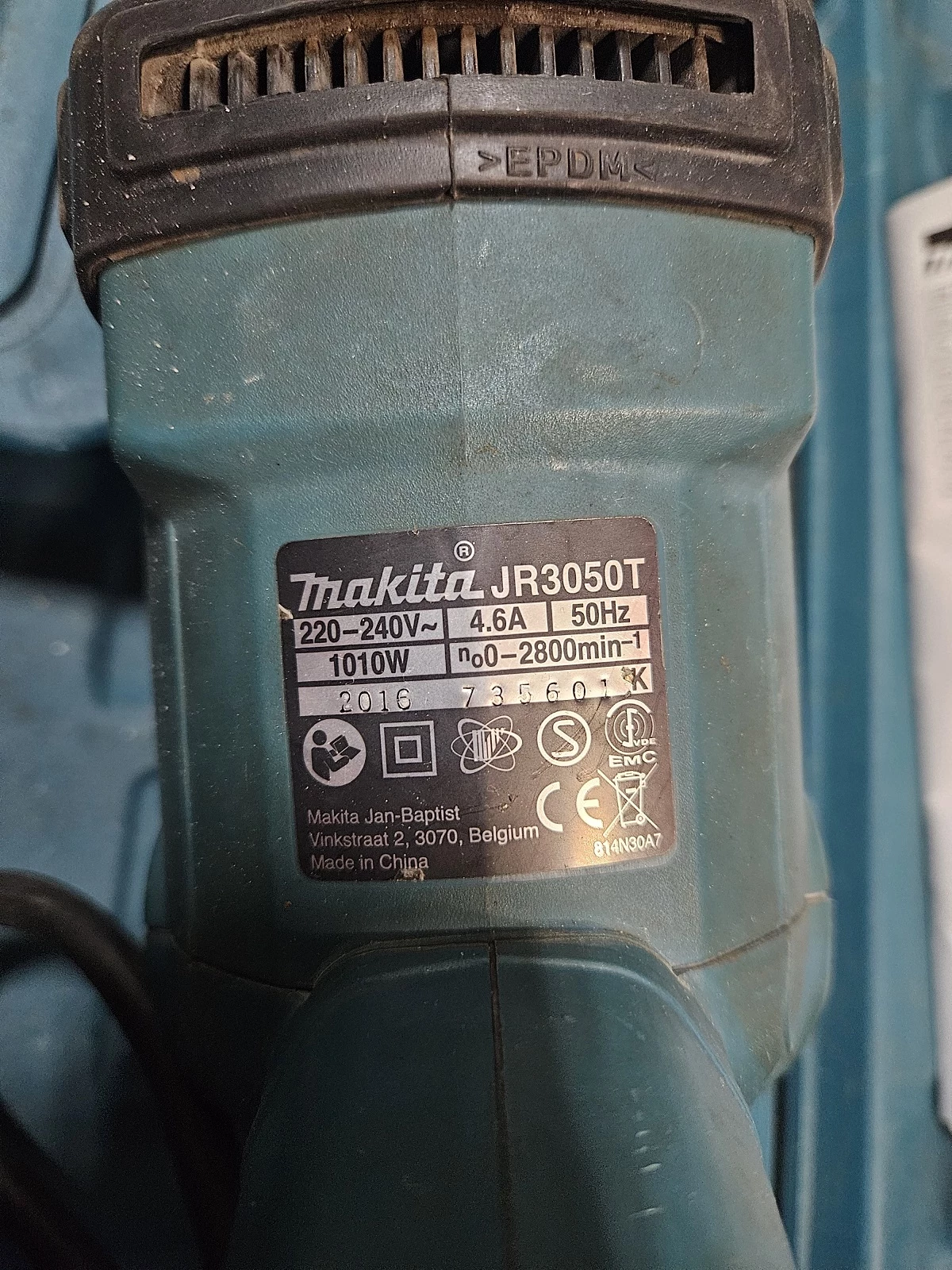 pila-szablasta-makita-jr3050t-walizka-kod-producenta-jr3050t