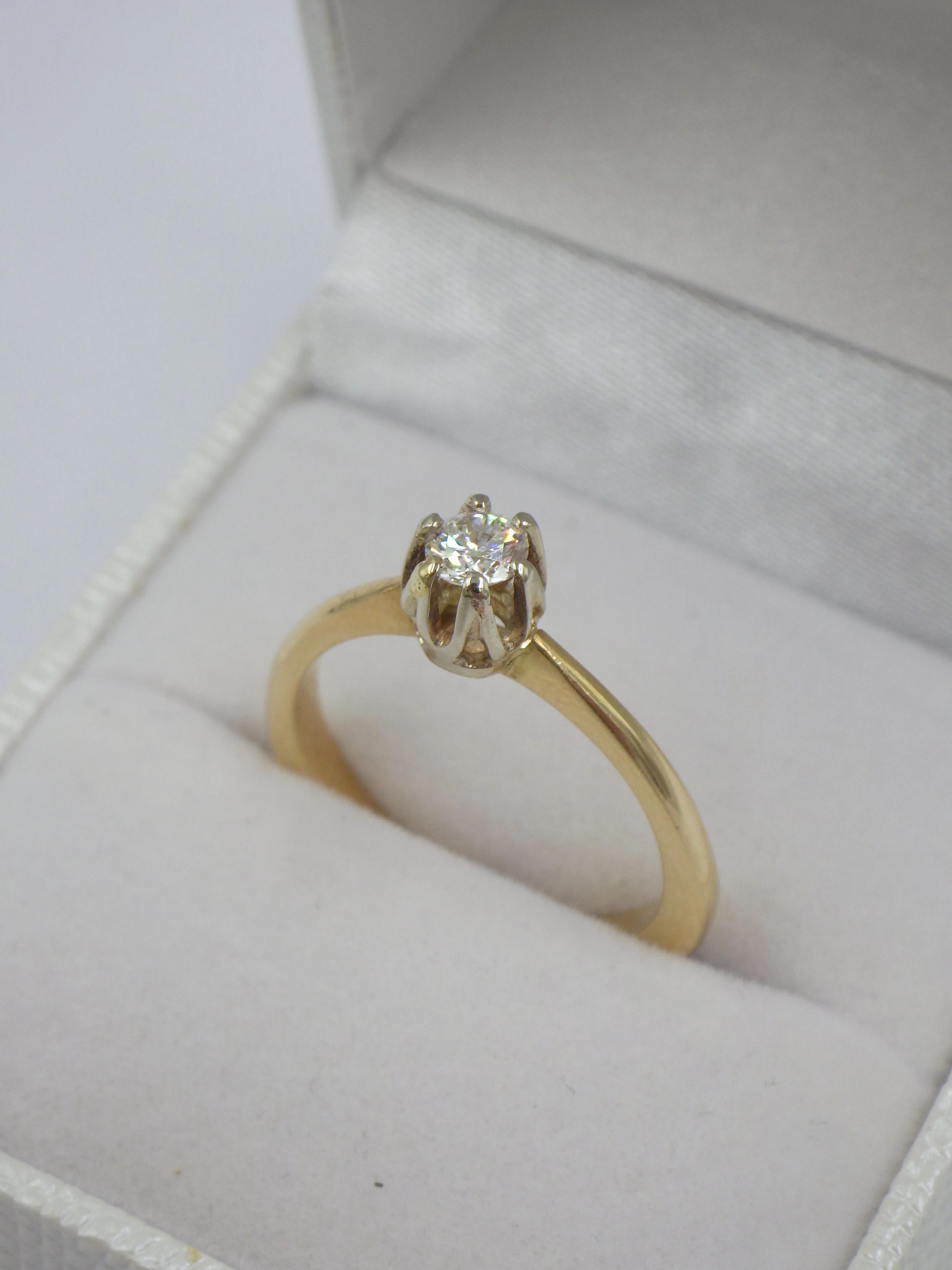 piekny-zloty-pierscionek-z-diamentem-025ct-295g-585-r14-material-15835-2