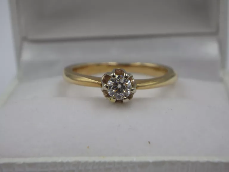 piekny-zloty-pierscionek-z-diamentem-025ct-295g-585-r14-waga-295