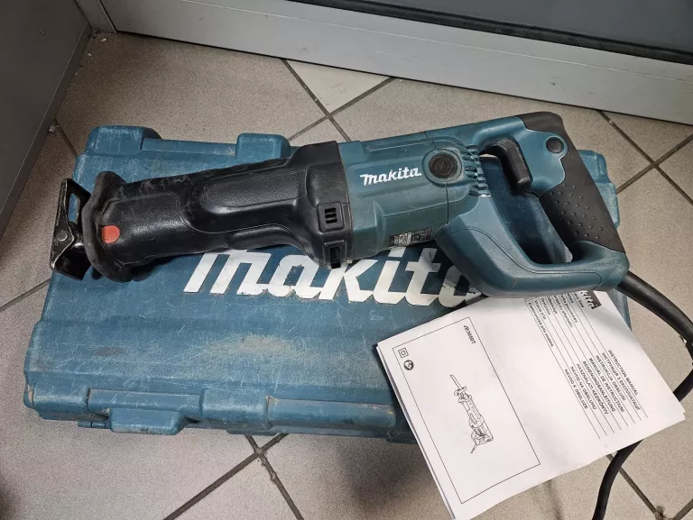 pila-szablasta-makita-jr3050t-walizka-seria-jr3050t