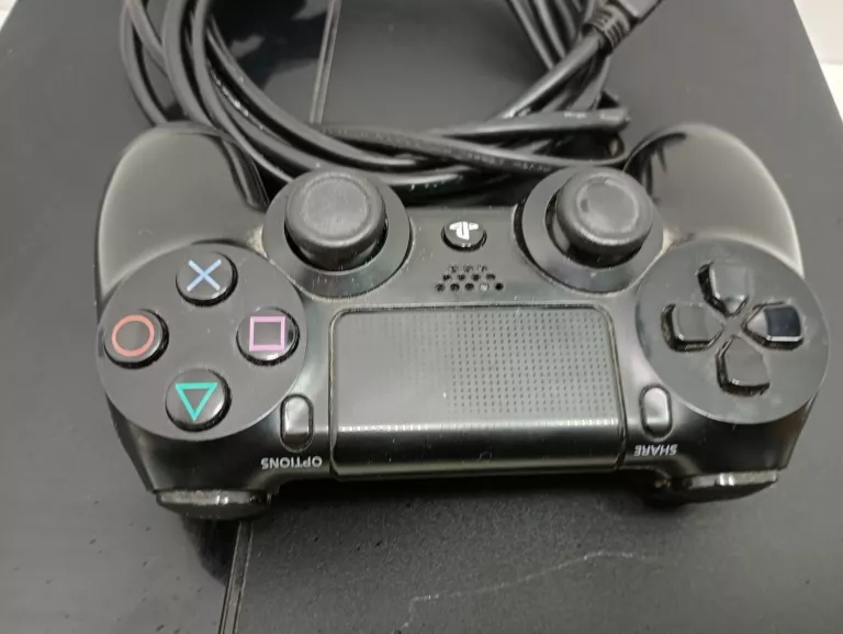konsola-ps4-1116a-500-gb-kable-pad-stan-11323-2