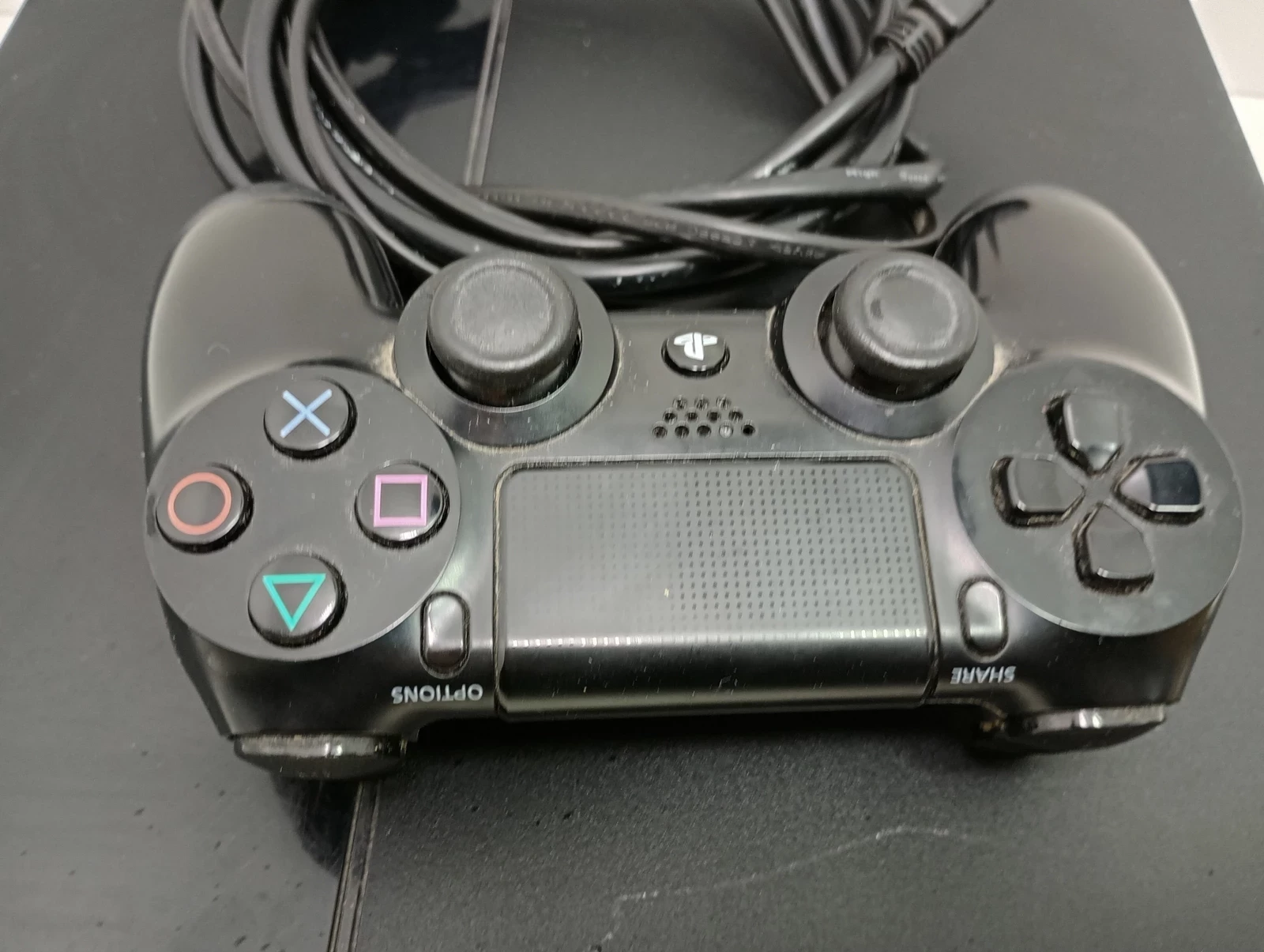 konsola-ps4-1116a-500-gb-kable-pad-stan-11323-2