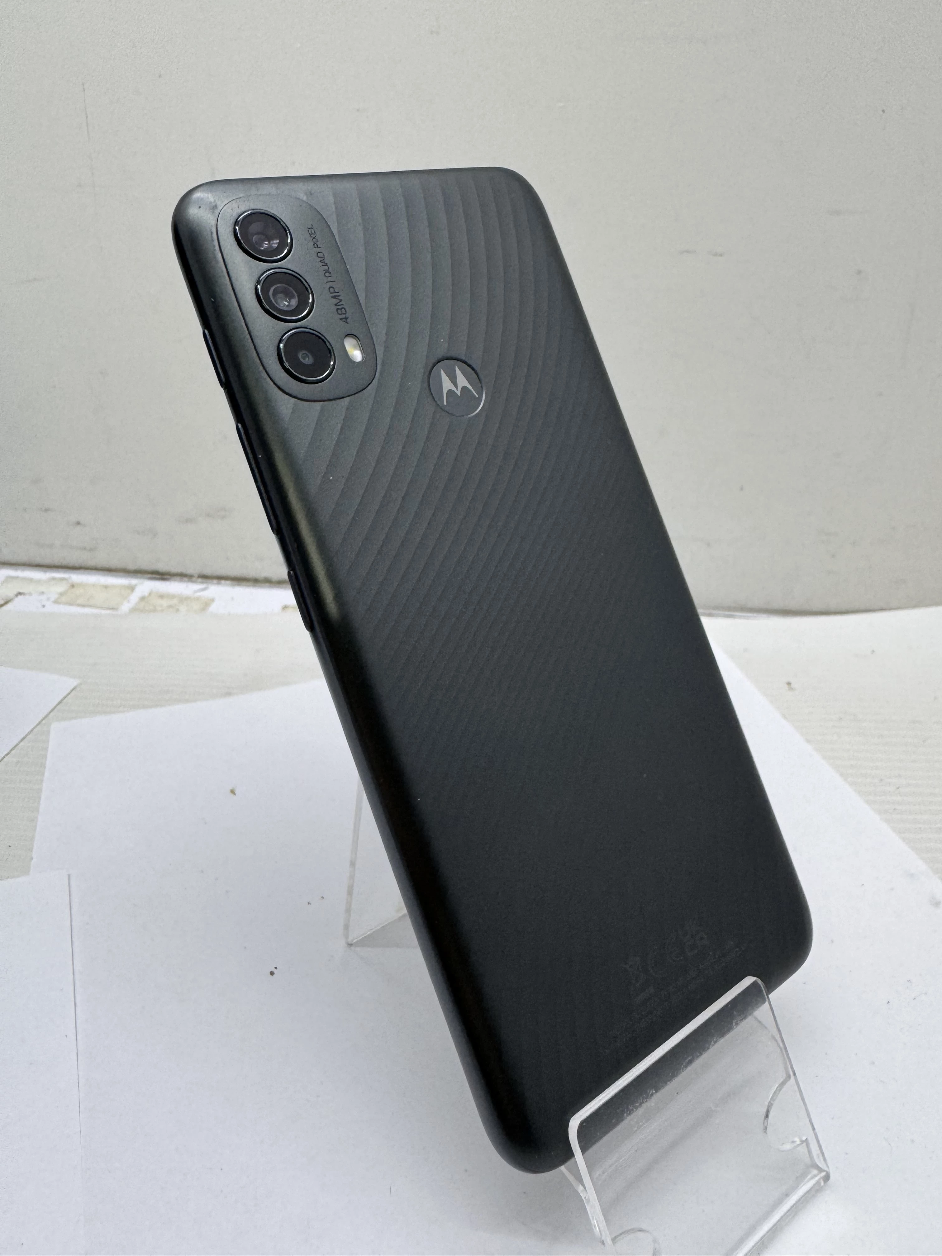 telefon-motorola-moto-e40-464-gb-pudelko-ean-gtin-840023220135