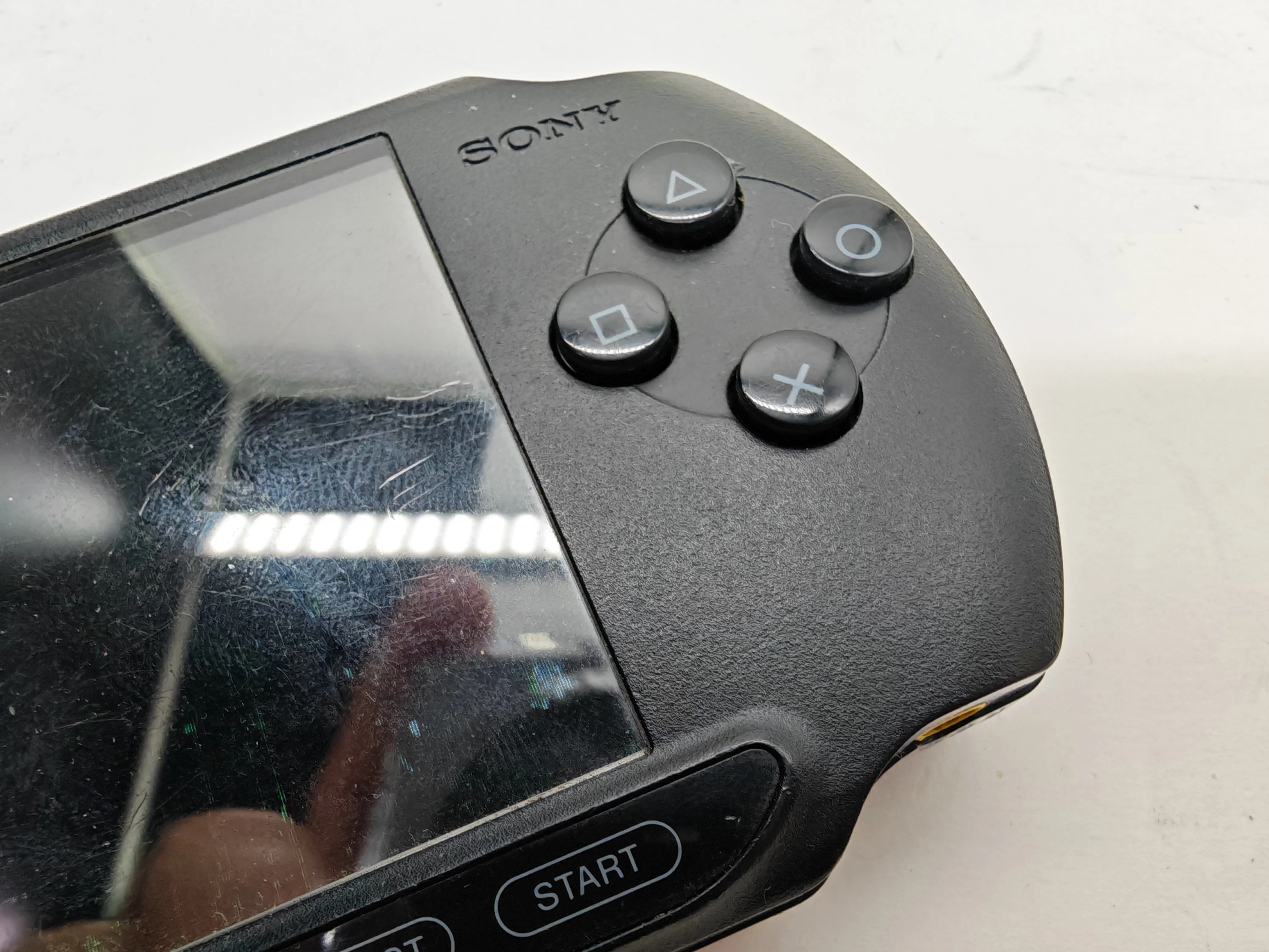 konsola-playstation-portable-psp-e1004-wersja-konsoli-534-10