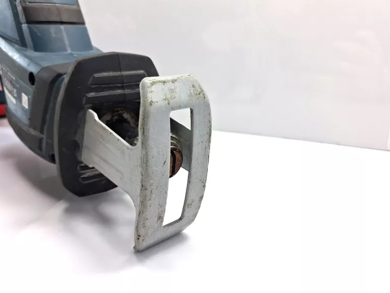 pila-szablasta-bosch-professional-gsa-18-v-li-c-predkosc-skokowa-305000