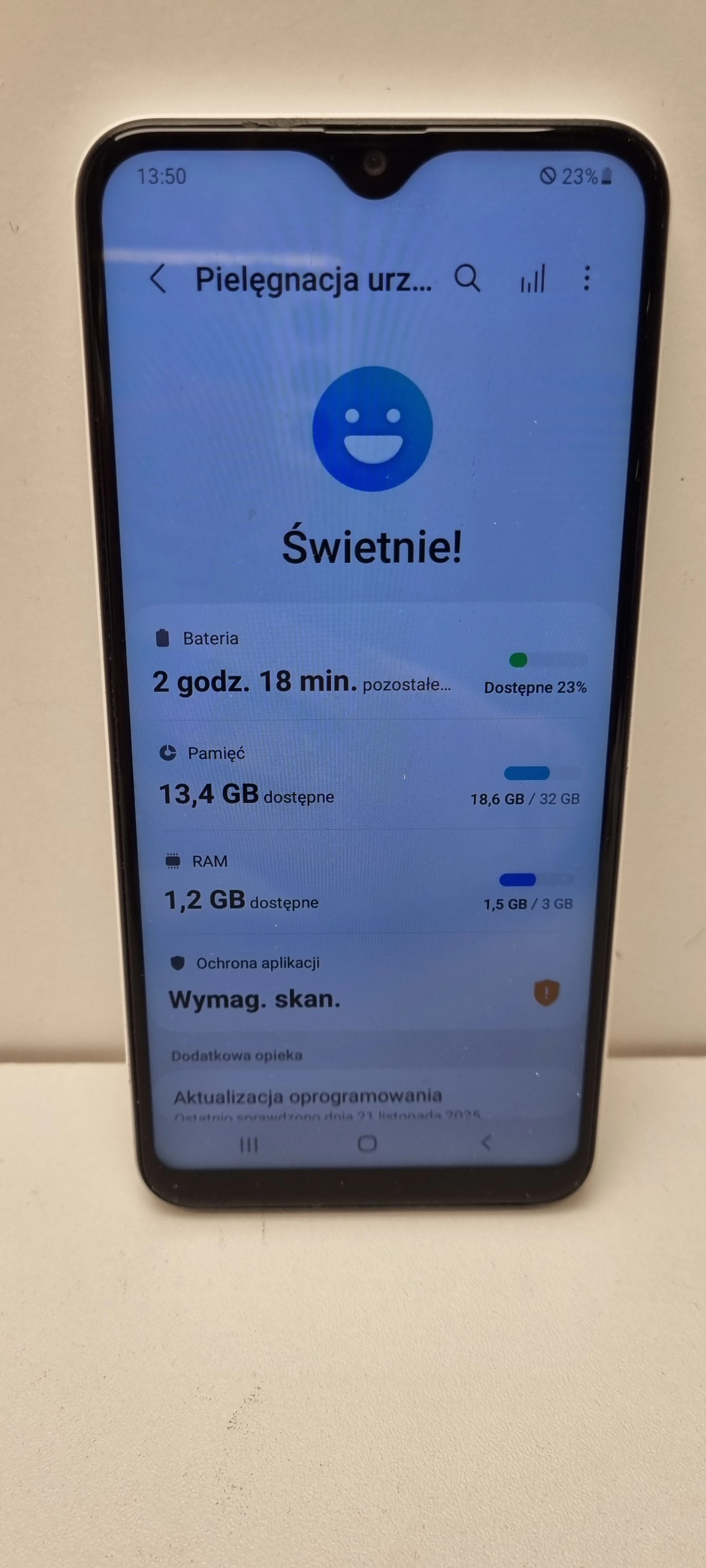 telefon-galaxy-a20e-332gb-stan-11323-2