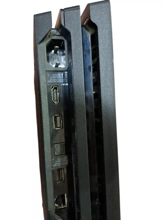 sony-ps4-pro-1tb-cuh-7016b-pad-liczba-kontrolerow-w-zestawie-205994-225550