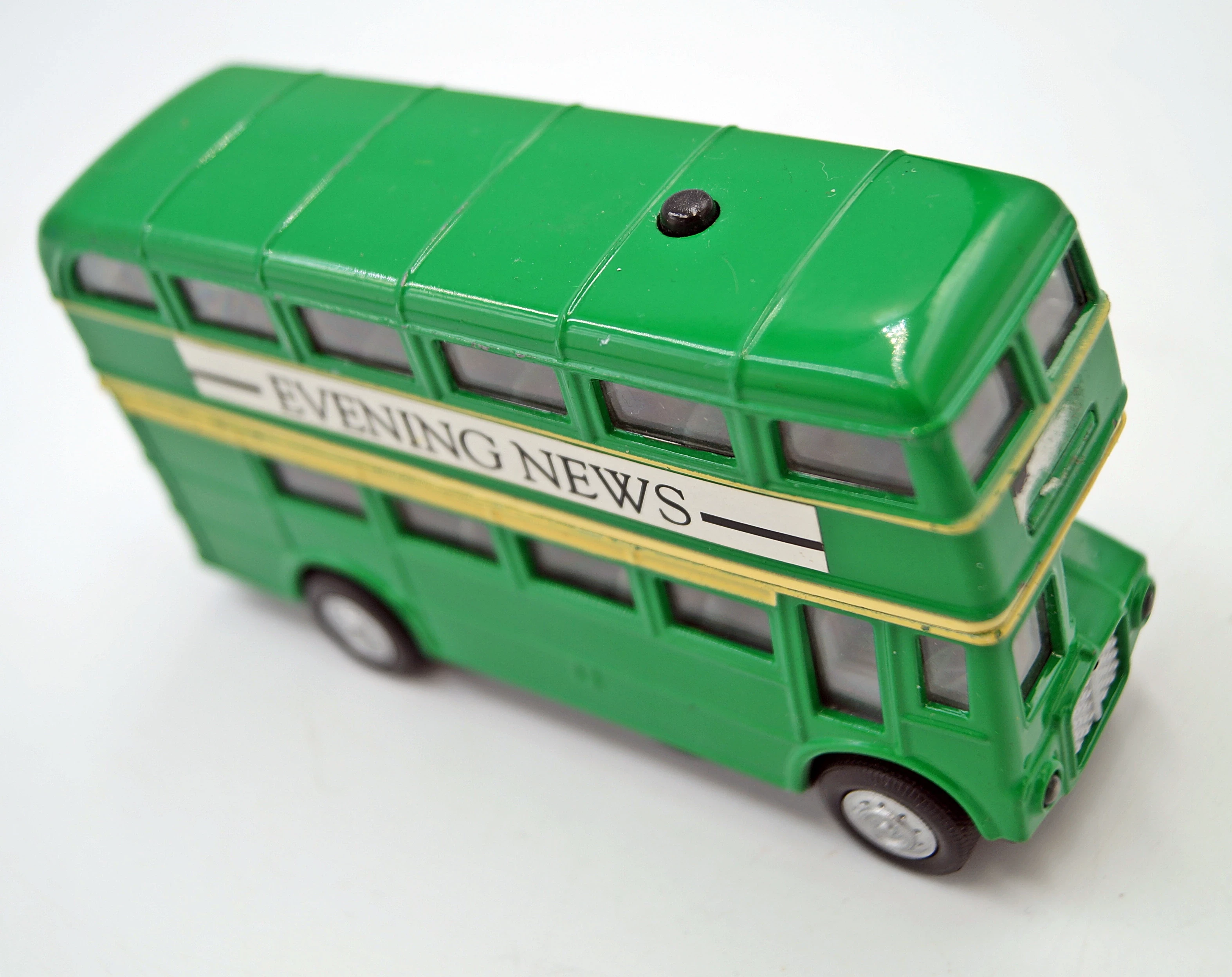 autobus-brytyjski-zielony-evening-news-38-broad-street-stan-11323-2