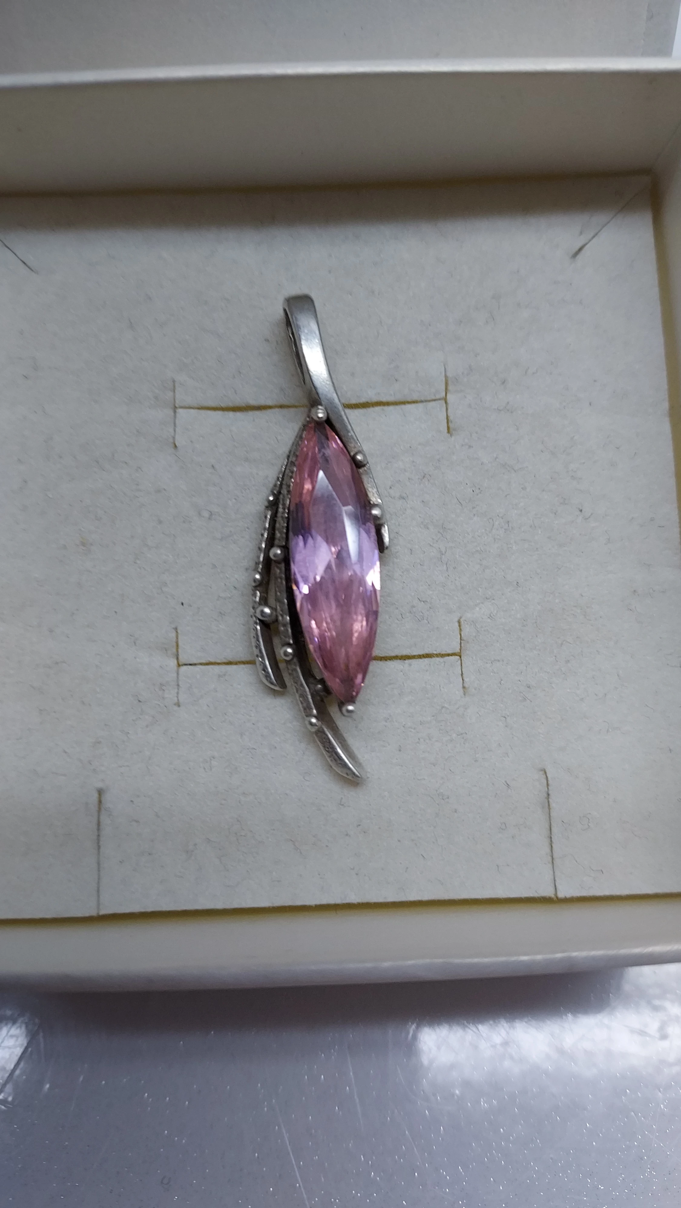 piekna-zawieszka-z-cyrkonia-534925-kamien-17088-524288