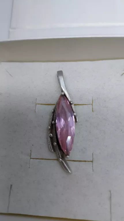 piekna-zawieszka-z-cyrkonia-534925-barlickiego-47-kutno