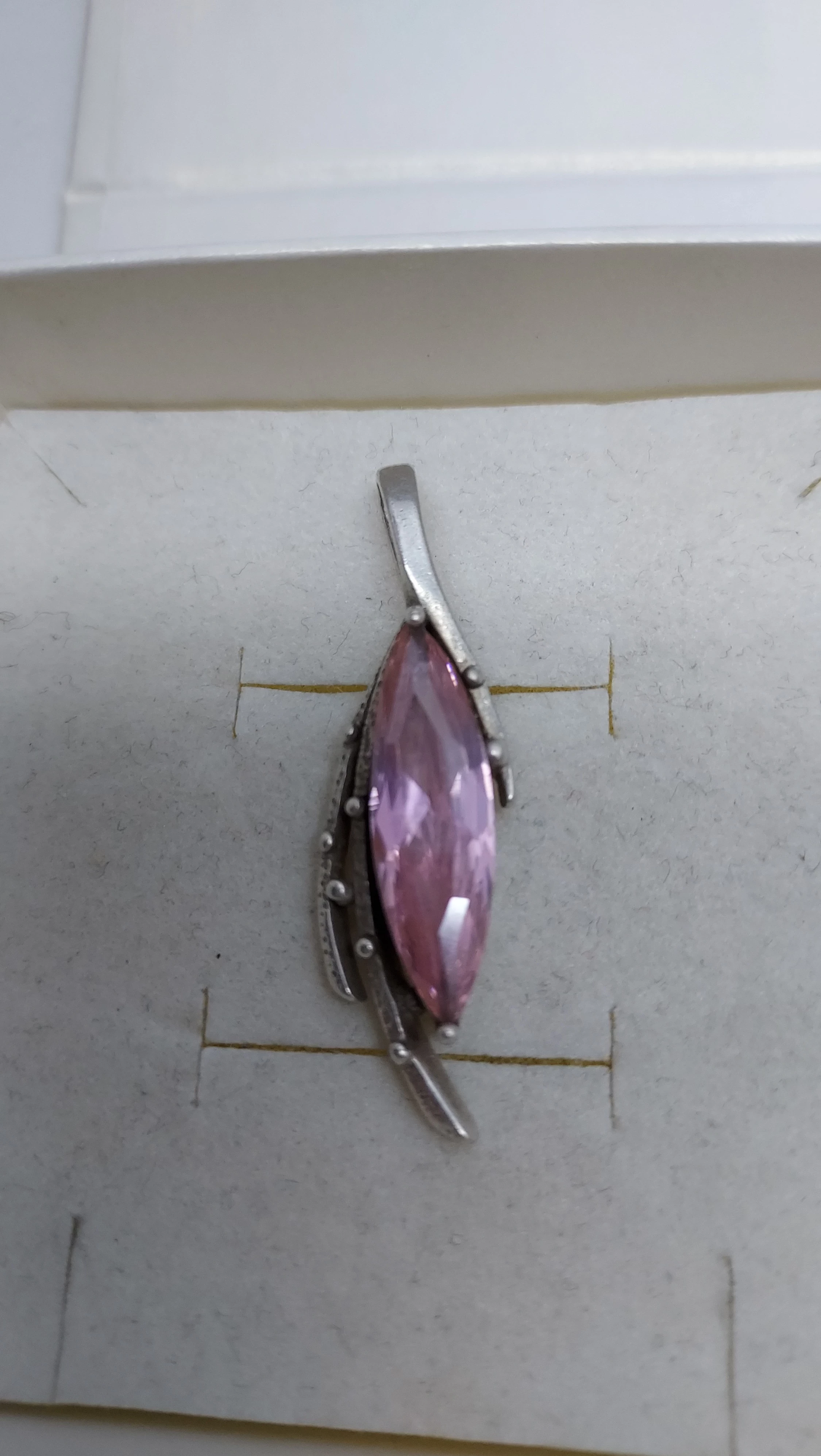 piekna-zawieszka-z-cyrkonia-534925-barlickiego-47-kutno