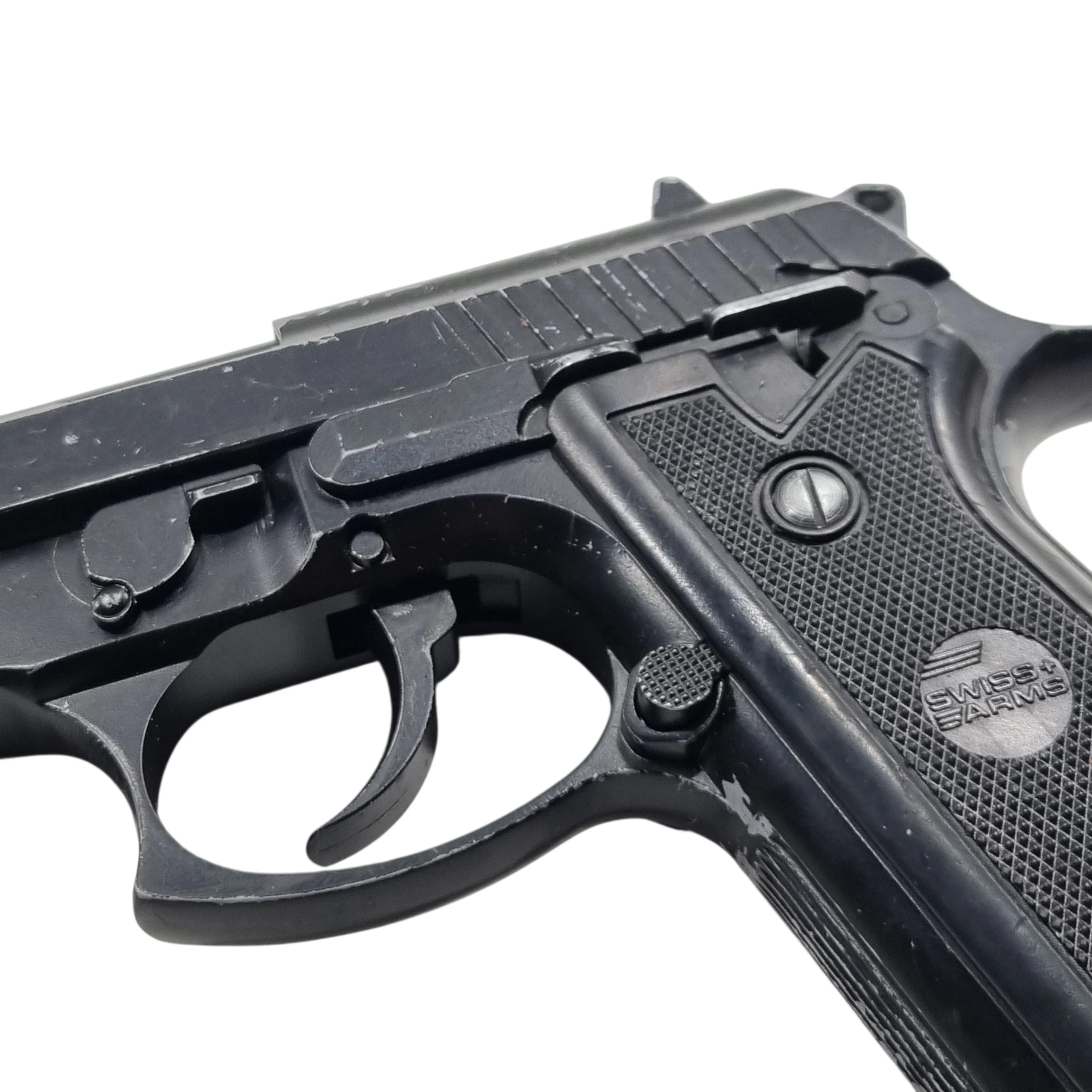 wiatrowka-cybergun-swiss-arms-p92-45-mm-opis-kaliber-450