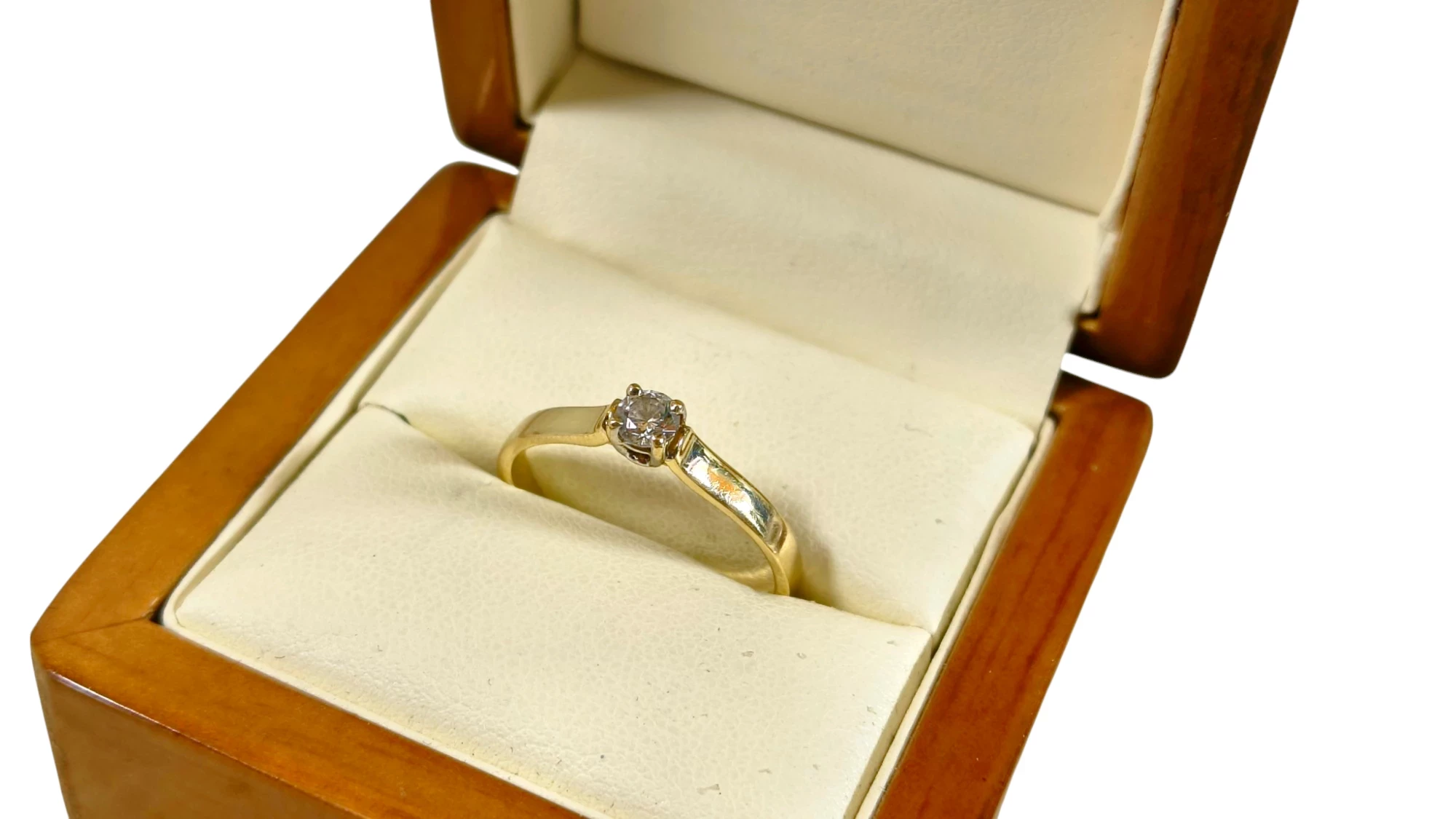 zloty-pierscionek-z-kamieniem-585221g-r20-stan-11323-2