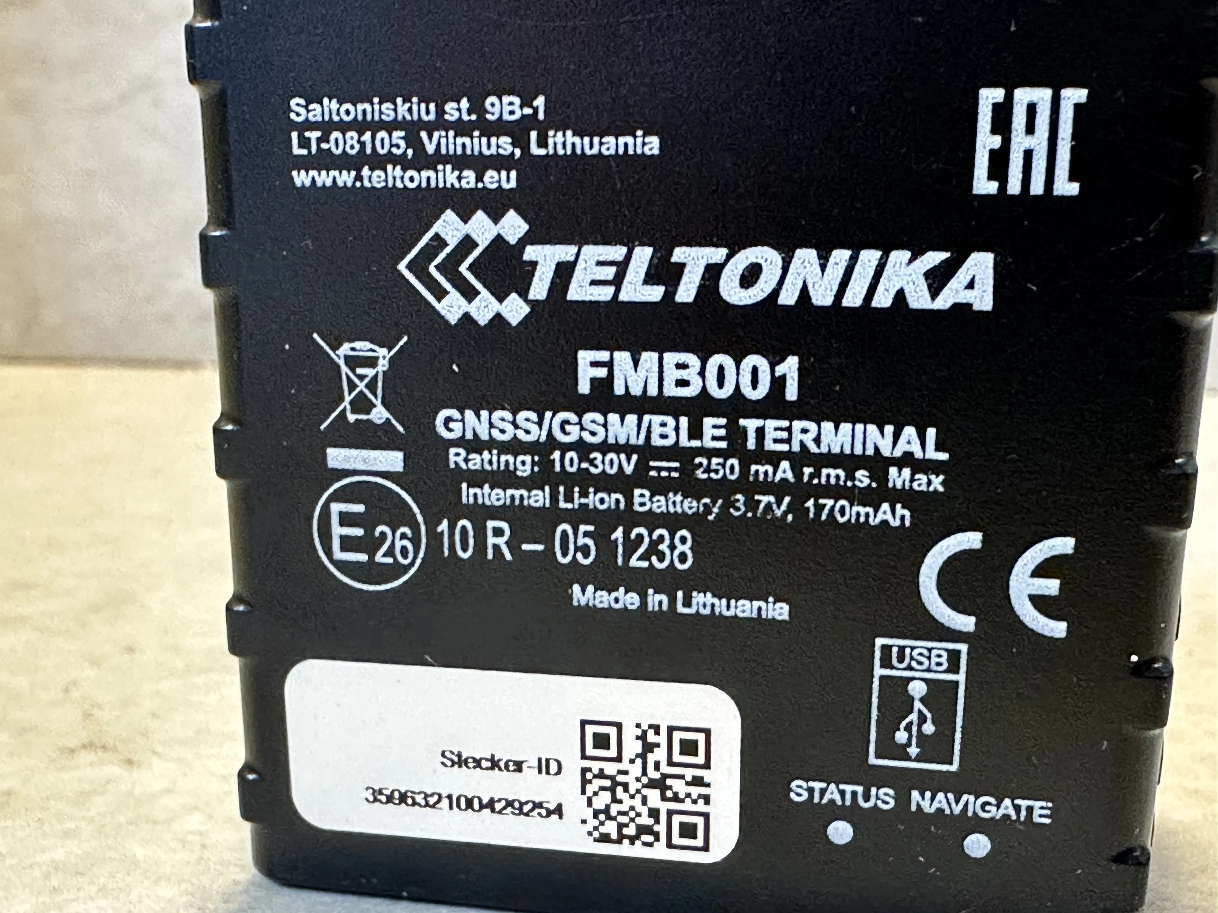 teltonika-fmb001-urzadzenie-gps-samochod-0128-gb-czarny-model-fmb001