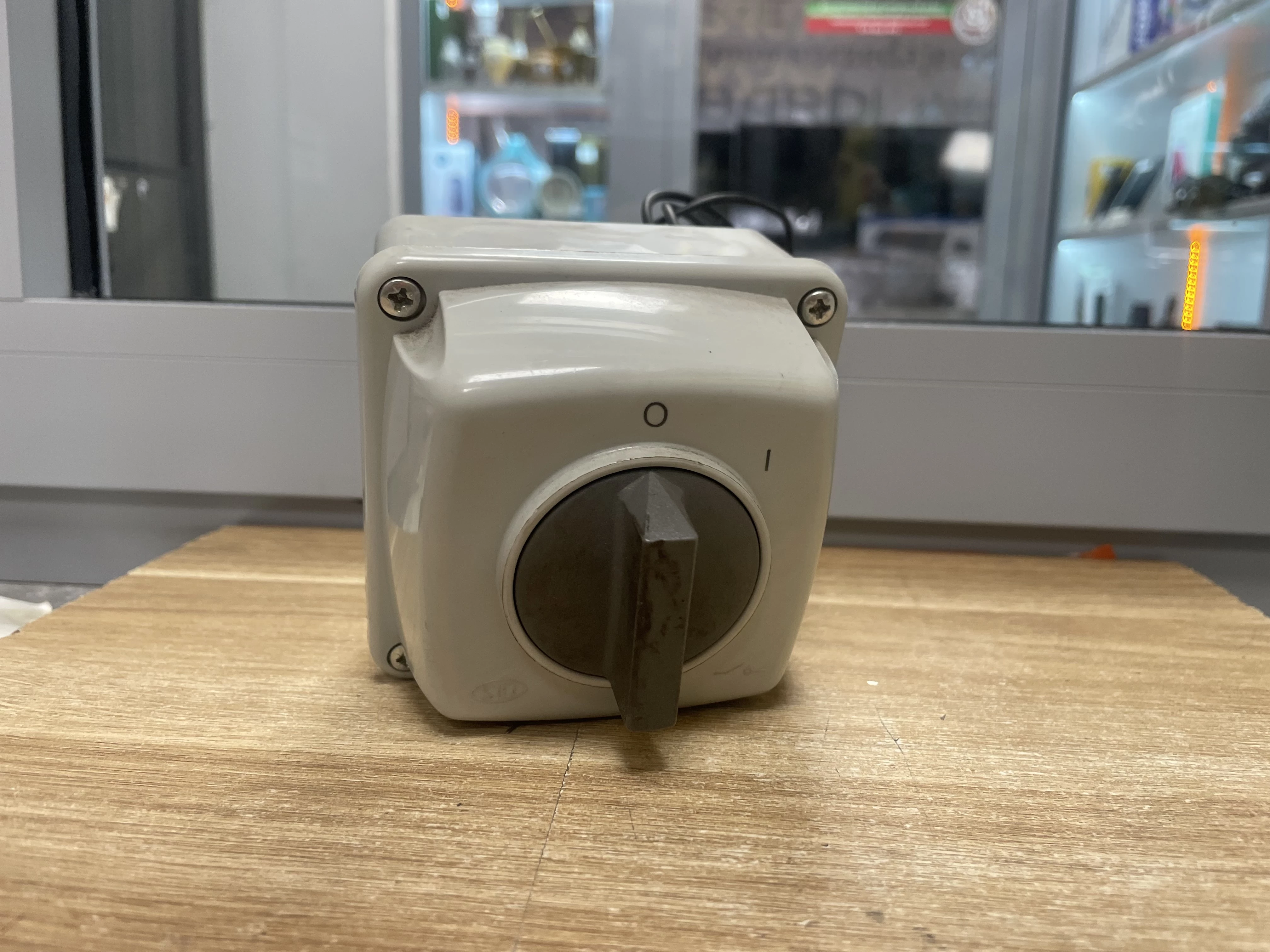 elektromet-lacznik-krzywkowy-w-obudowie-16a-3-bieguny-luk-e16-13-0-1-95161-prad-znamionowy-1600