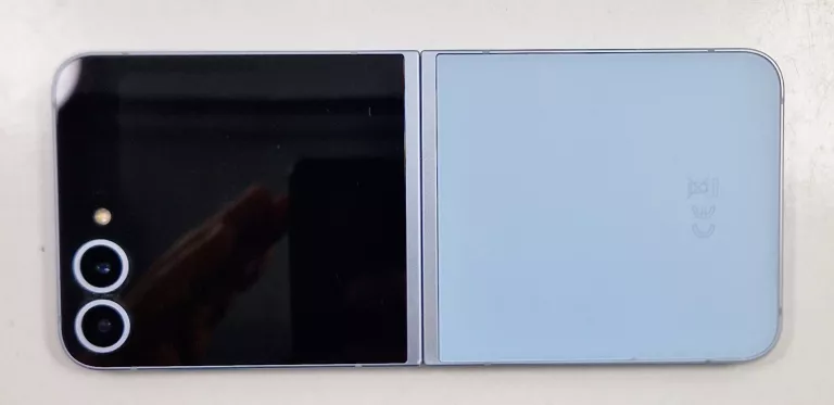 samsung-galaxy-z-flip6-12256-gb-niebieski-przekatna-ekranu-670