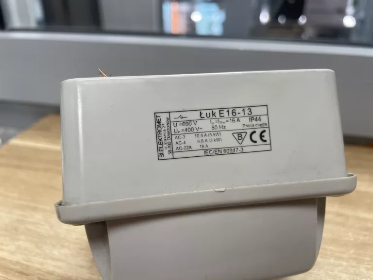 elektromet-lacznik-krzywkowy-w-obudowie-16a-3-bieguny-luk-e16-13-0-1-95161-marka-248811-970529