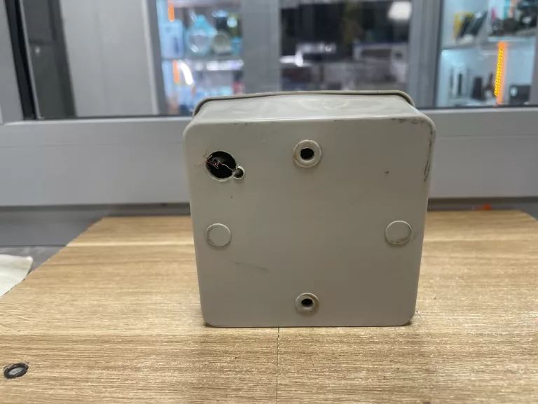 elektromet-lacznik-krzywkowy-w-obudowie-16a-3-bieguny-luk-e16-13-0-1-95161-waga-produktu-z-opakowaniem-jednostkowym-0600