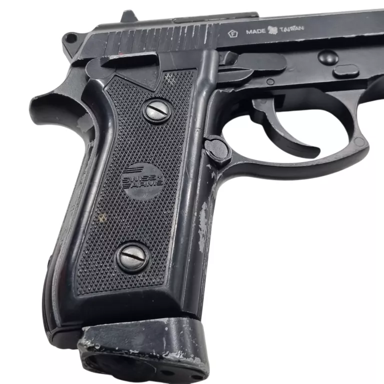 wiatrowka-cybergun-swiss-arms-p92-45-mm-opis-model-cybergun-swiss-arms-gsg-p92-45-mm