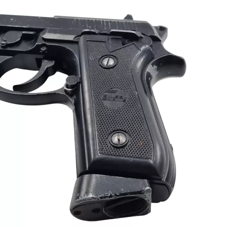 wiatrowka-cybergun-swiss-arms-p92-45-mm-opis-waga-110