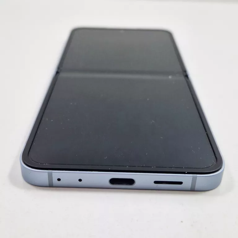 samsung-galaxy-z-flip6-12256-gb-niebieski-stan-11323-2