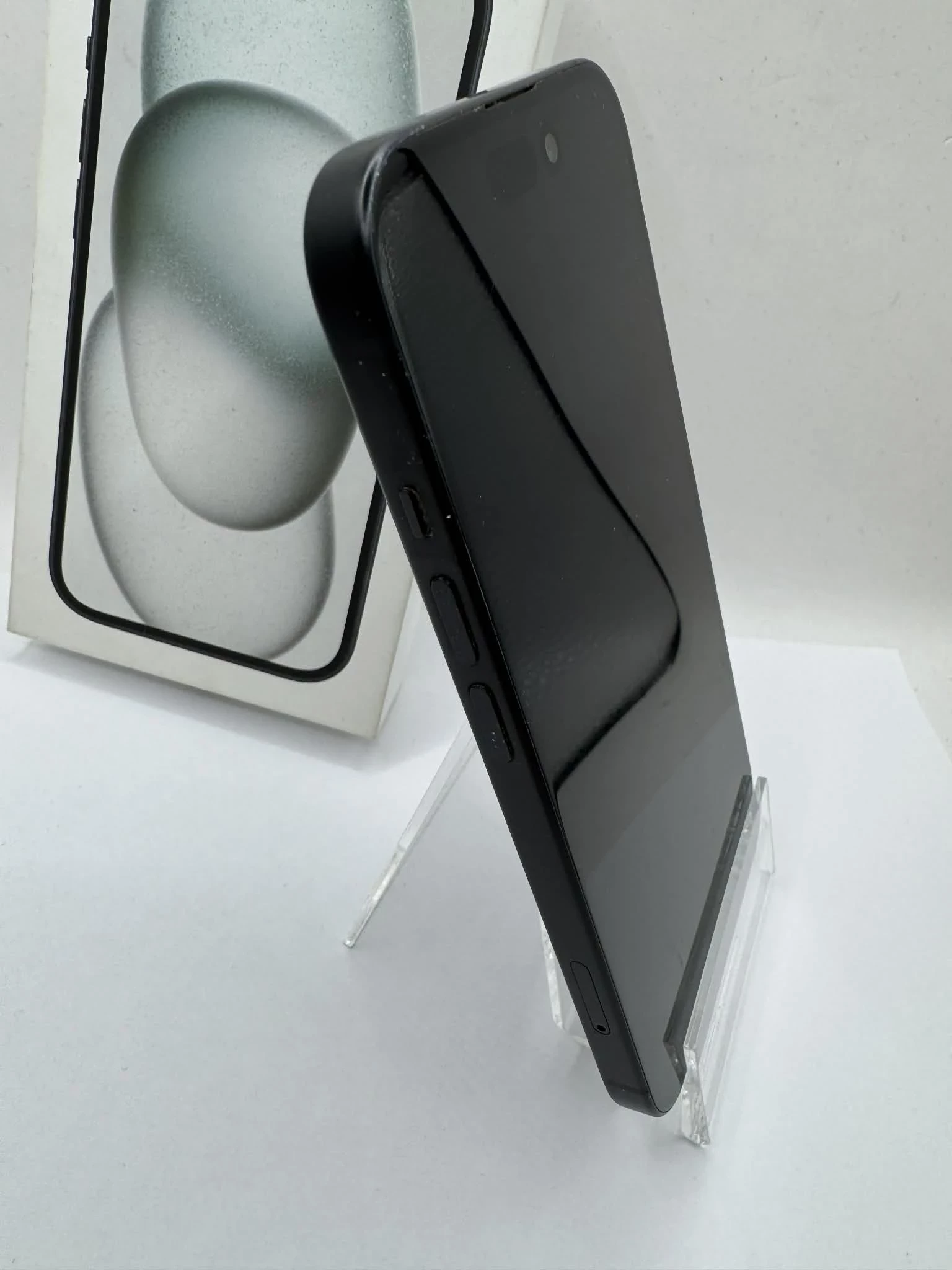 telefon-apple-iphone-15-pud-6128-gb-bateria-84-polecam-pojemnosc-akumulatora-3349