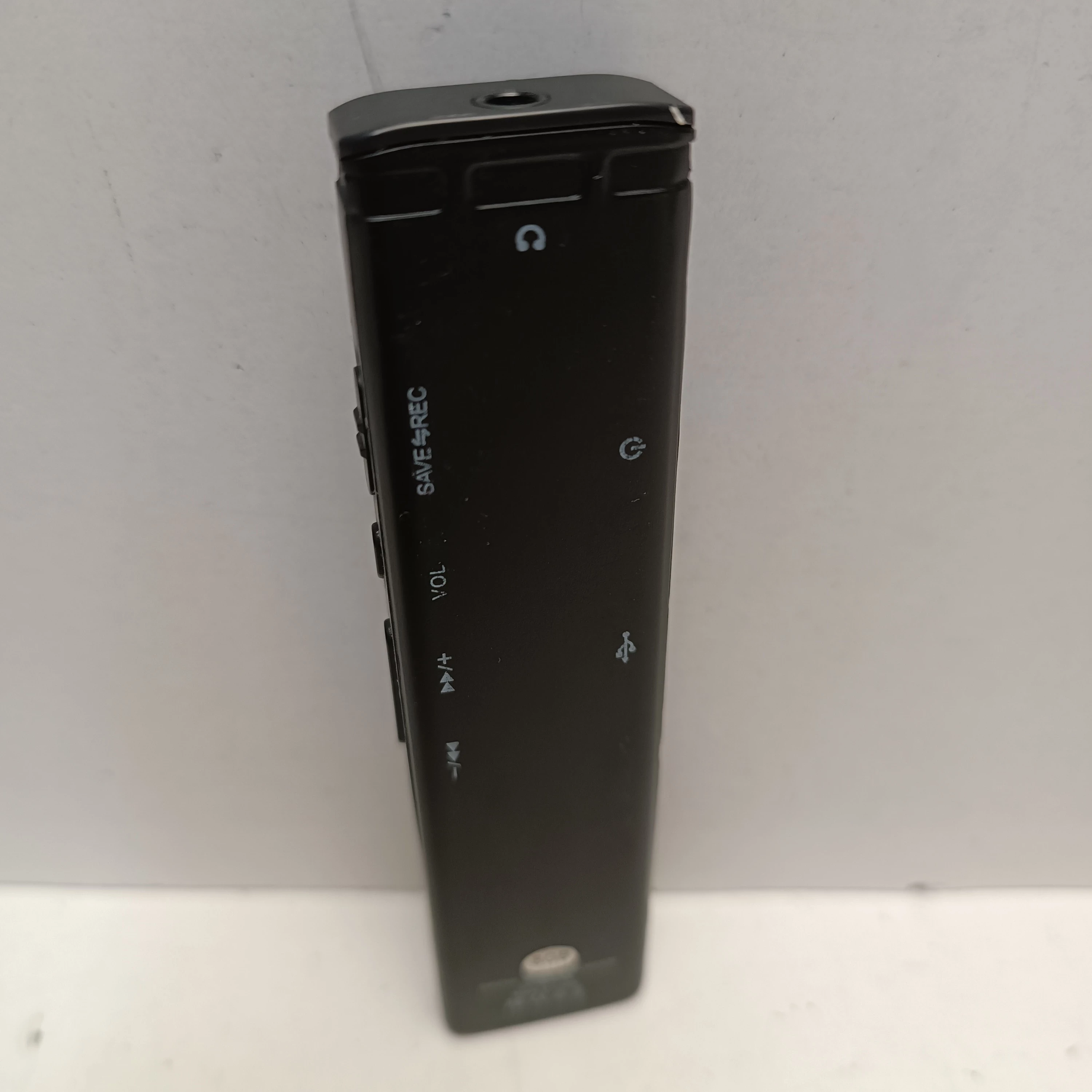 mini-dyktafon-przenosny-model-mini-dyktafon