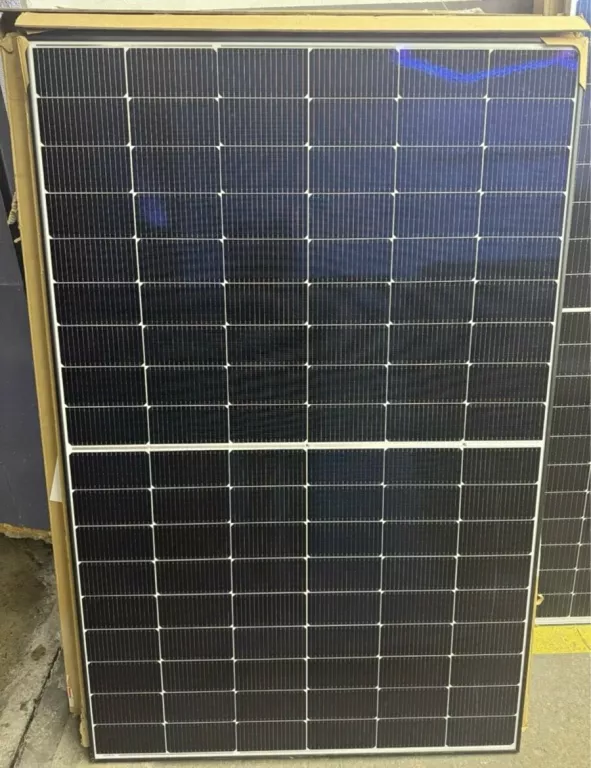 zestaw-dwoch-paneli-ja-solar-jam54d40-420mb-1722-x-1134-x-30-mm-stefana-grota-roweckiego-7h-krakow