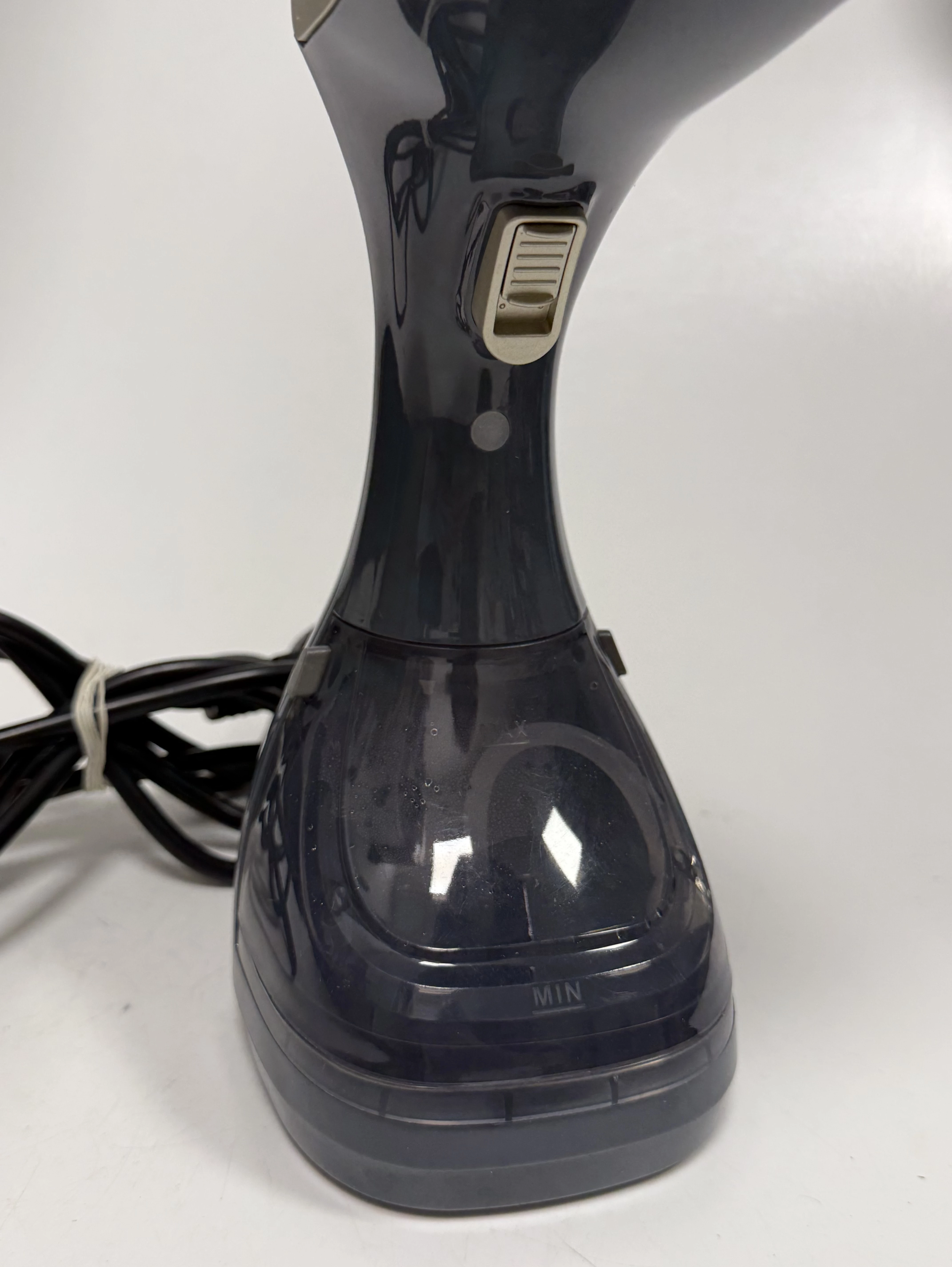 parownica-beldray-handheld-garment-steamer-moc-150000