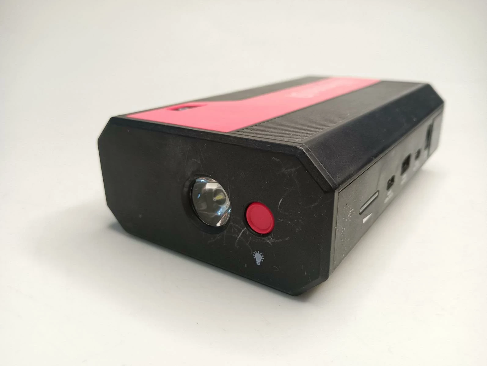 powerbank-z-prostownikiem-ultimate-speed-stan-11323-2