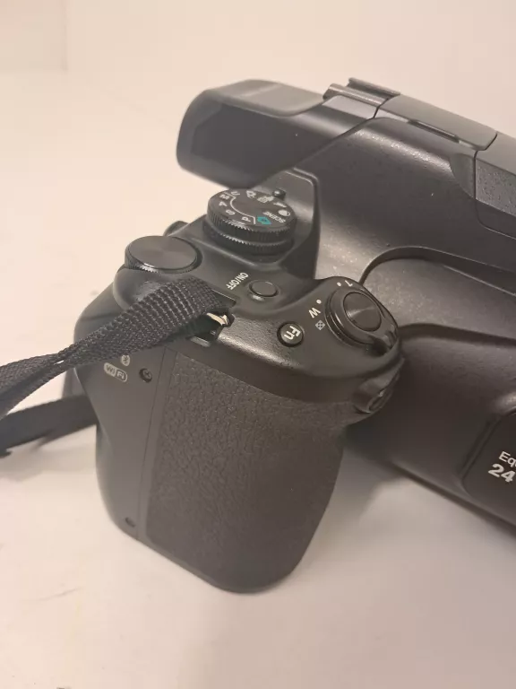 nikon-coolpix-p1000-zoom-optyczny-12500