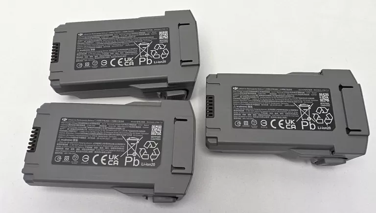 dron-dji-mini-5-pro-fly-more-combo-rc2-sn1581f9dec25980296r85-stan-11323-2