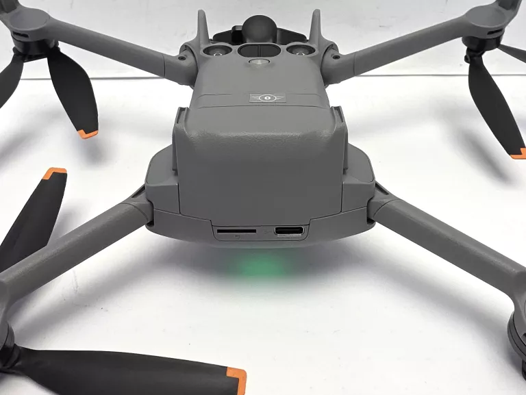 dron-dji-mini-5-pro-fly-more-combo-rc2-sn1581f9dec25980296r85-liczba-smigiel-129406-1