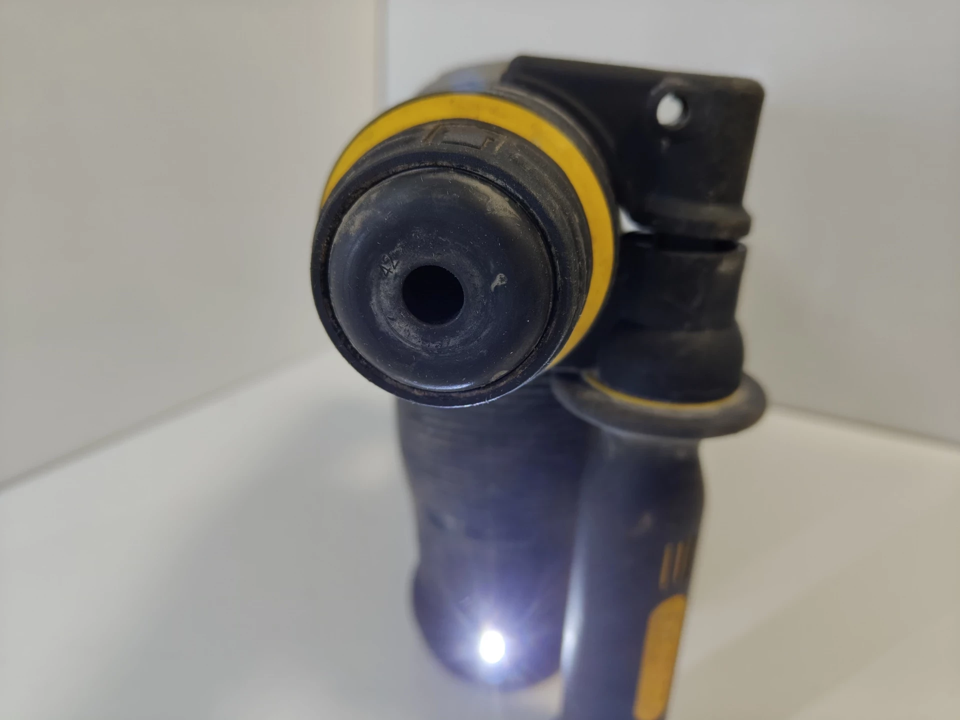 mlotowiertarka-akumulatorowa-dewalt-dch273-aku-40ah-18v-maksymalna-moc-40000