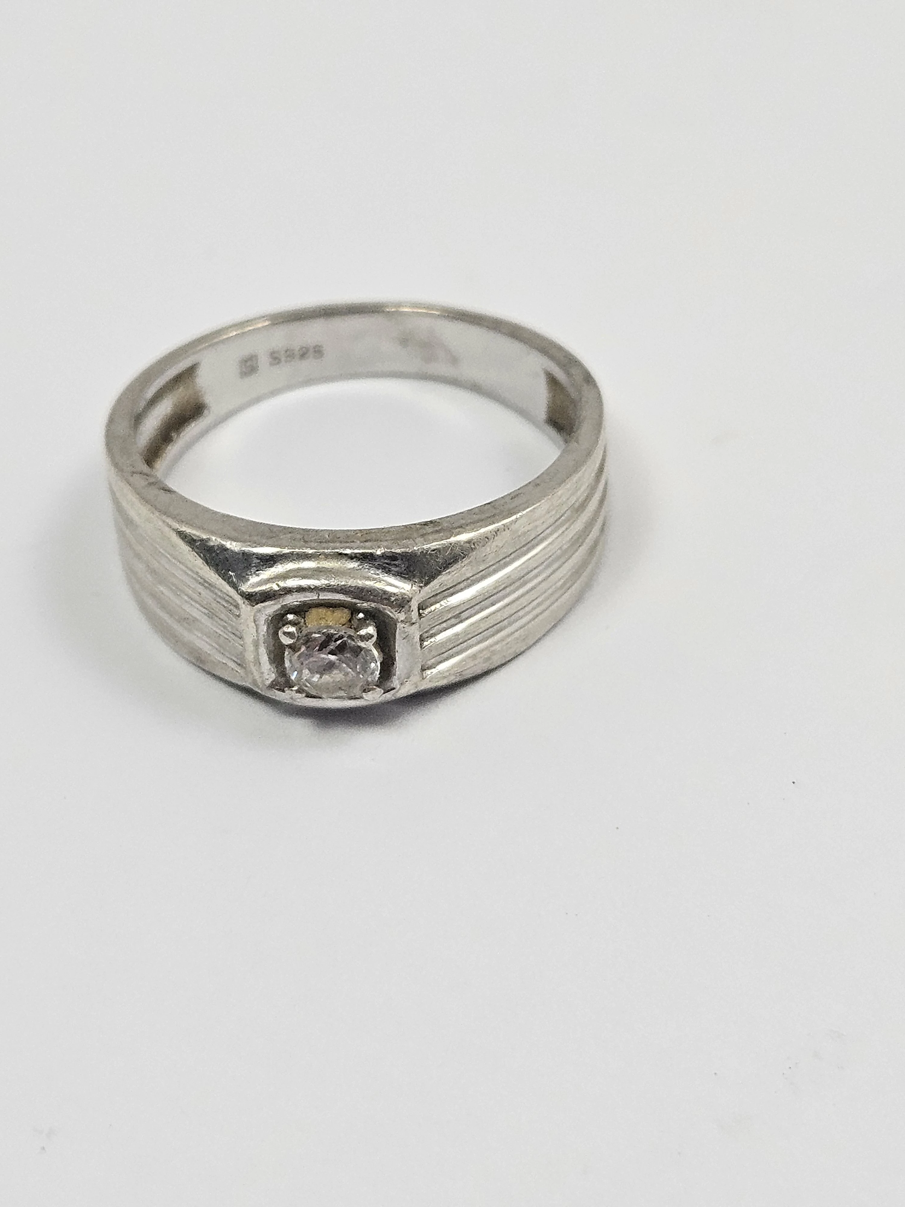 srebro-wyrob-jubilerski-uzywany-srebrny-pierscionek-z-oczkiem-material-15835-4