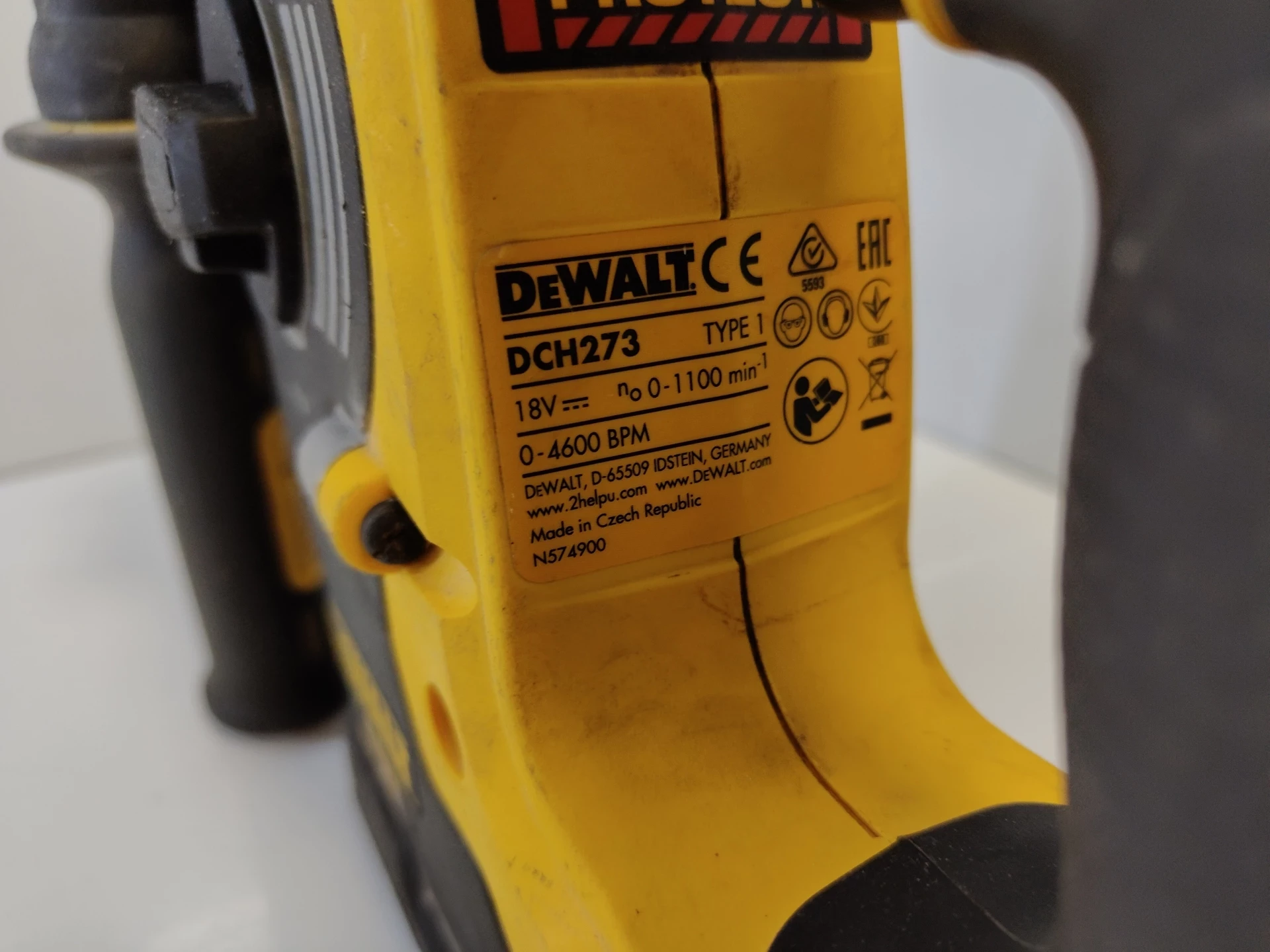 mlotowiertarka-akumulatorowa-dewalt-dch273-aku-40ah-18v-energia-udaru-210