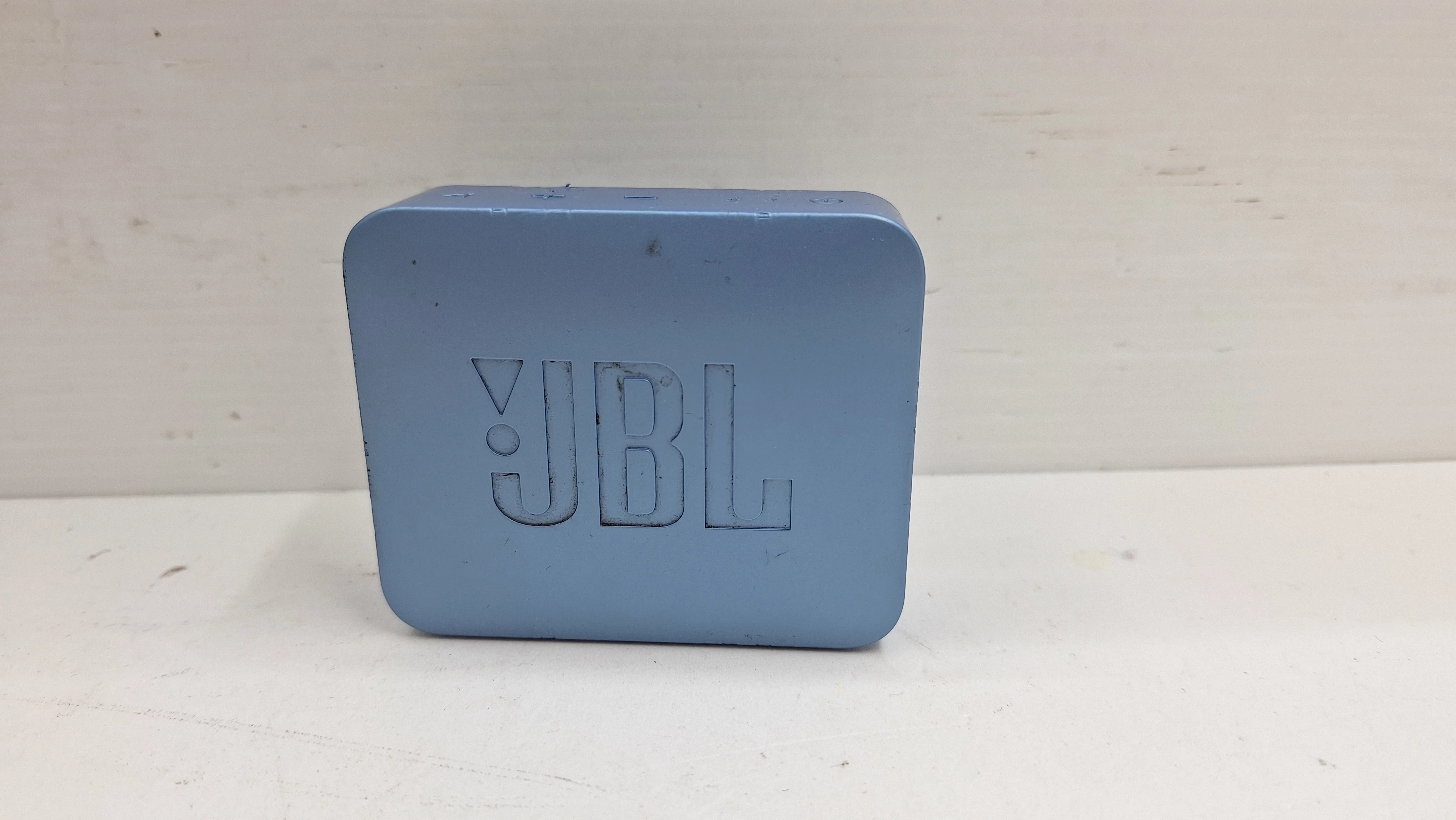 glosnik-jbl-go-essential-niebieski-ean-gtin-1200130018596