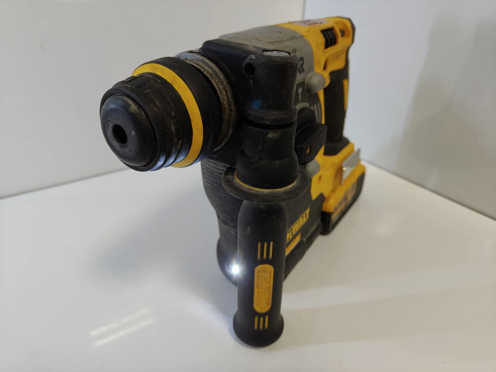 mlotowiertarka-akumulatorowa-dewalt-dch273-aku-40ah-18v-funkcyjnosc-205137-222597