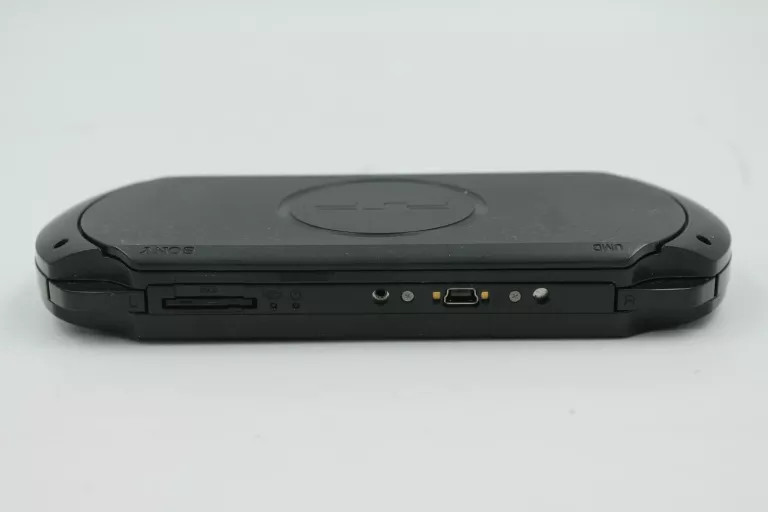 psp-street-e1004-gra-zasilacz-wersja-konsoli-534-40