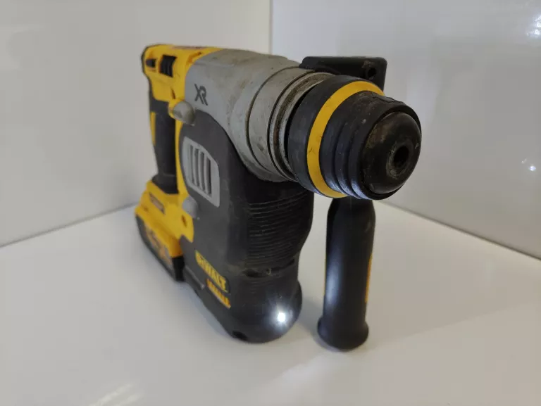 mlotowiertarka-akumulatorowa-dewalt-dch273-aku-40ah-18v-stan-11323-2