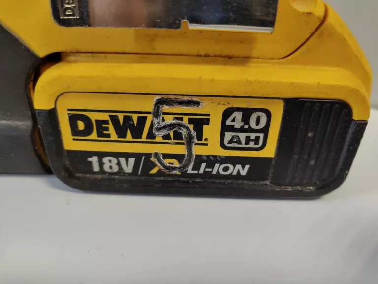 mlotowiertarka-akumulatorowa-dewalt-dch273-aku-40ah-18v-typ-uchwytu-128474-1