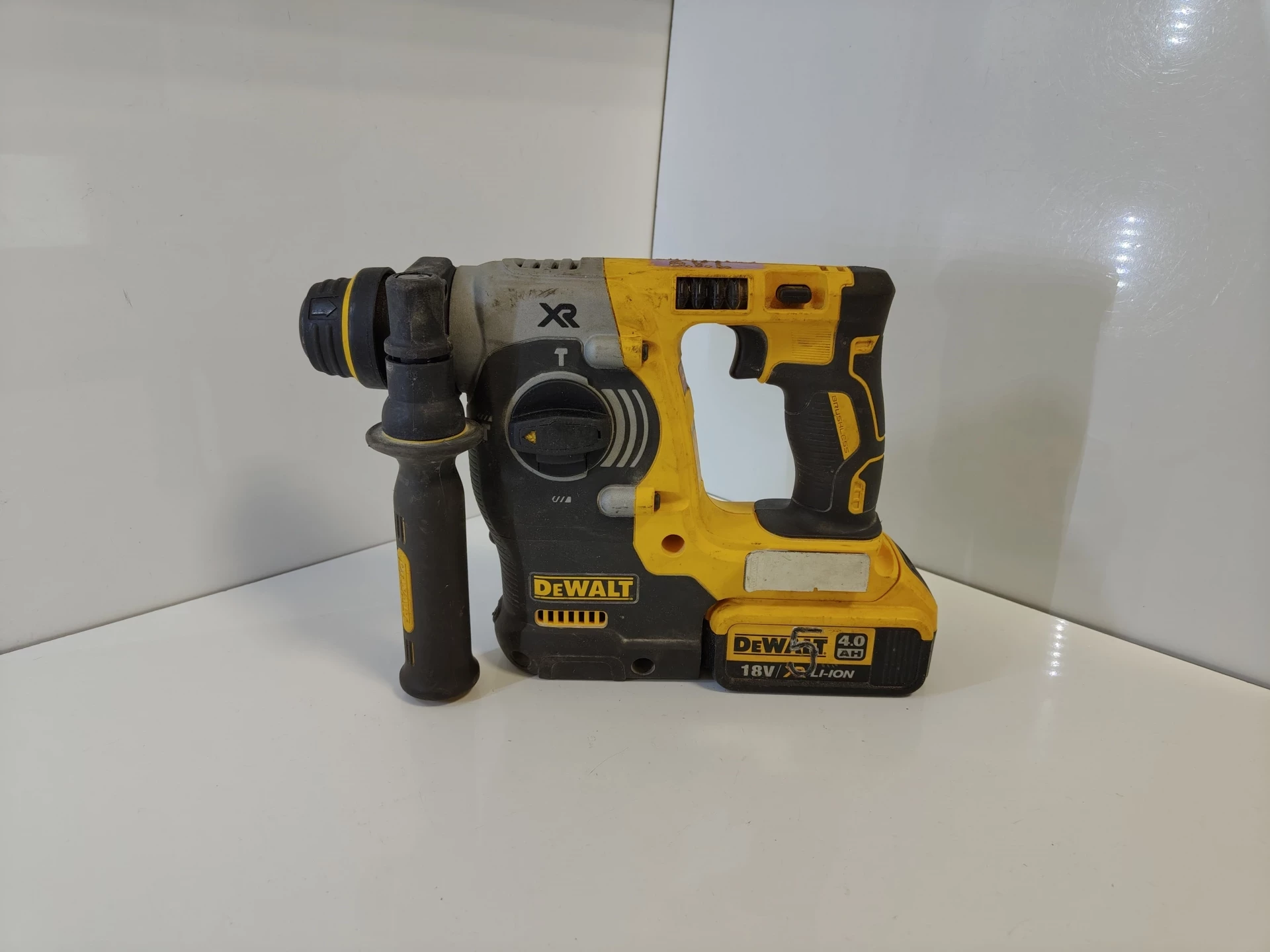 mlotowiertarka-akumulatorowa-dewalt-dch273-aku-40ah-18v-predkosc-obrotowa-1100