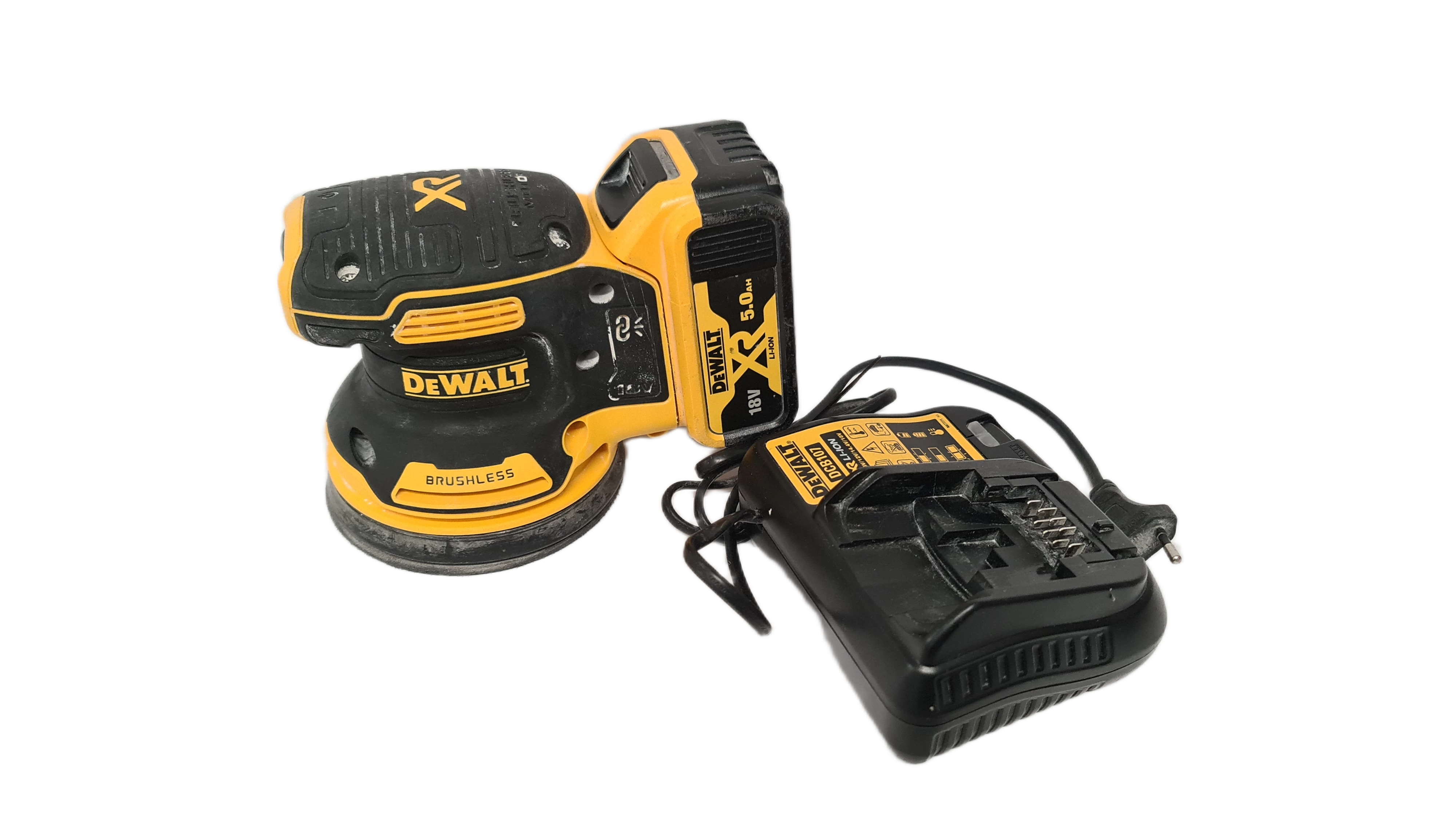 szlifierka-mimosrodowa-dewalt-dcw210-batorego-1a-zabki