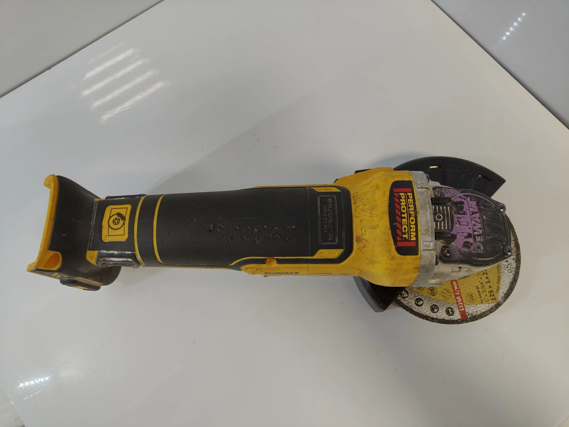 szlifierka-katowa-dewalt-dcg405-akumulatorowa-18v-marka-248811-950256