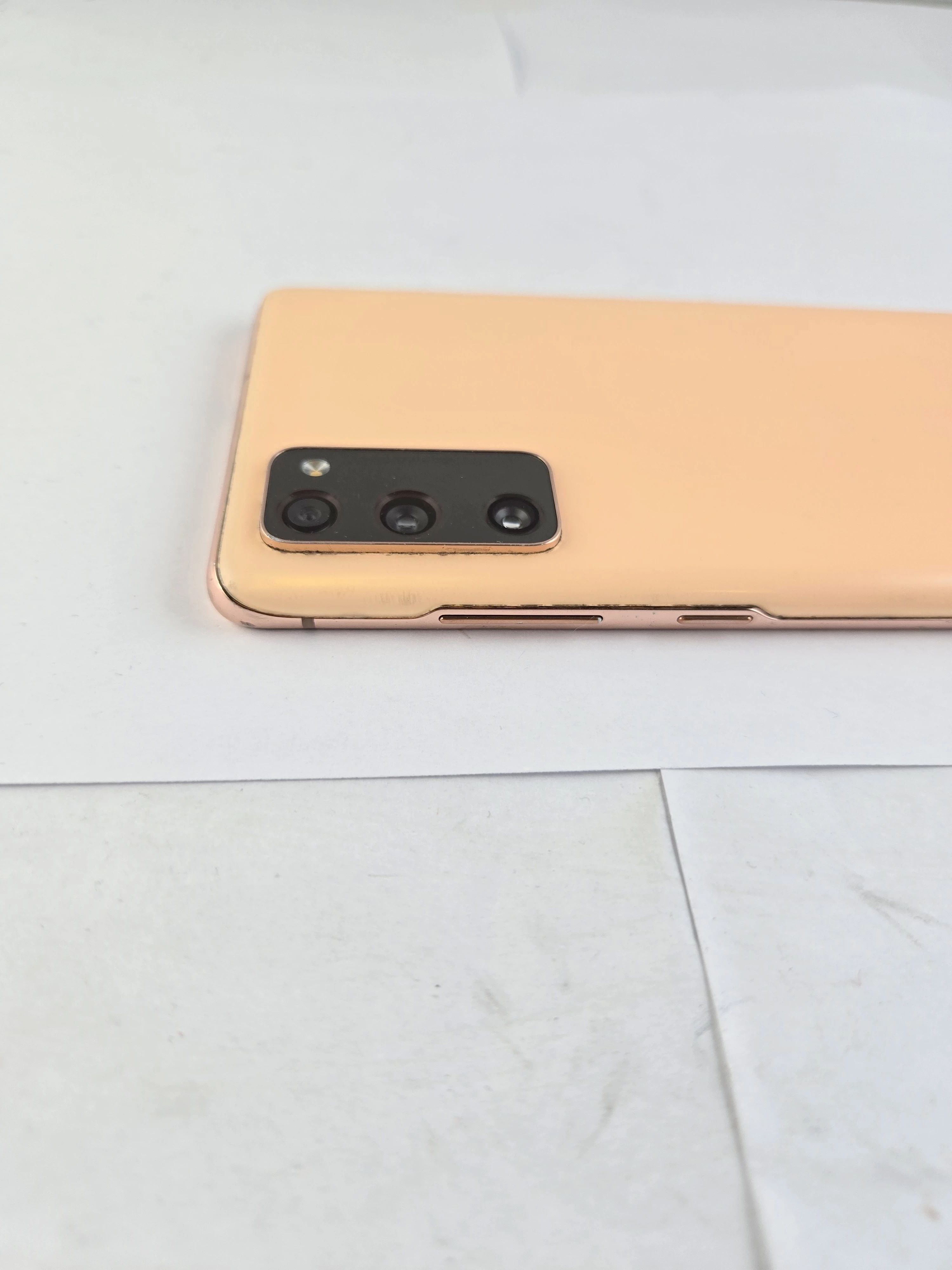 telefon-samsung-s20-fe-128-potluczony-kod-producenta-sm-g780fzodeue